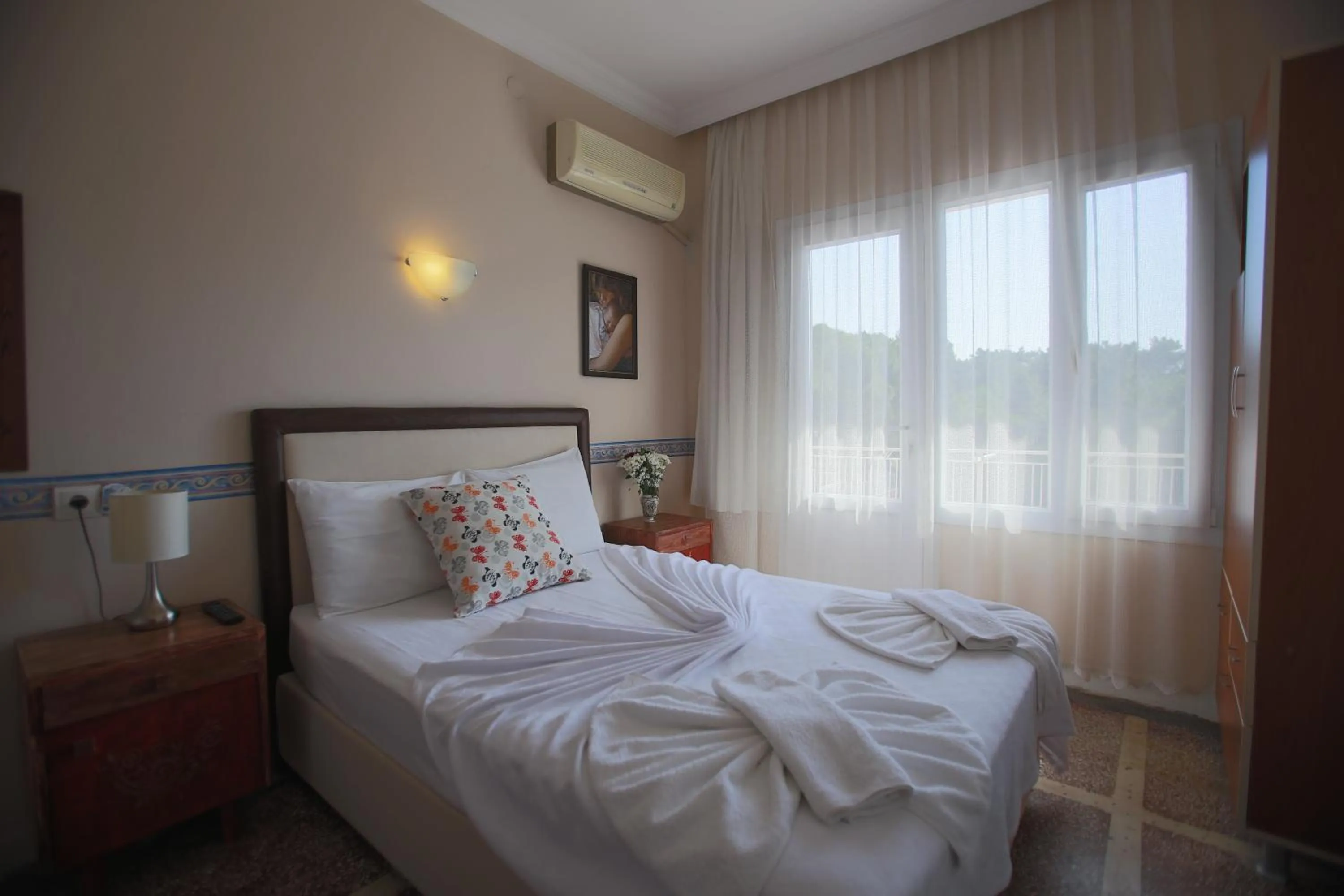 Photo of the whole room in Tunc Hotel