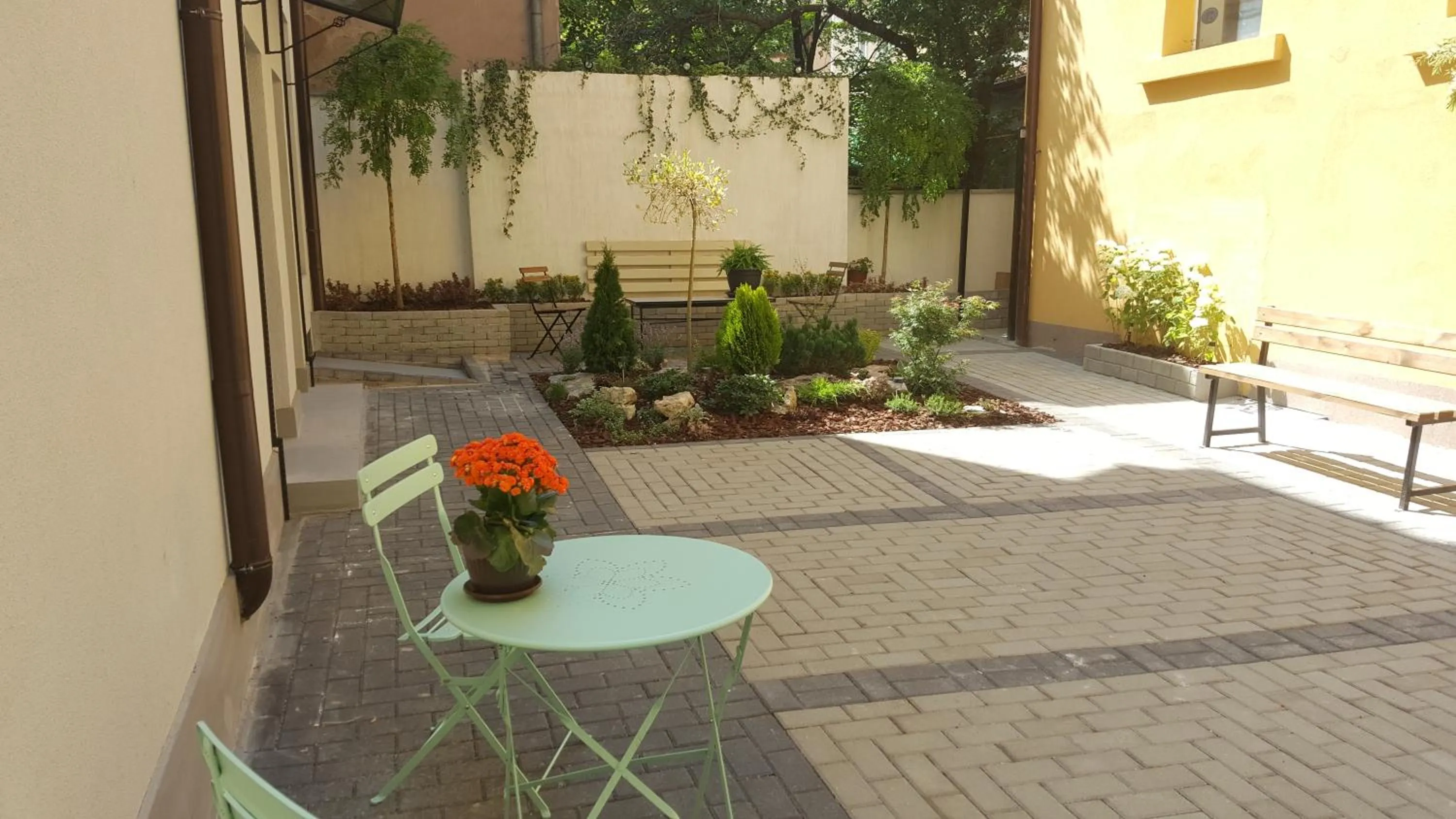 Day in 5 Vintage Guest House