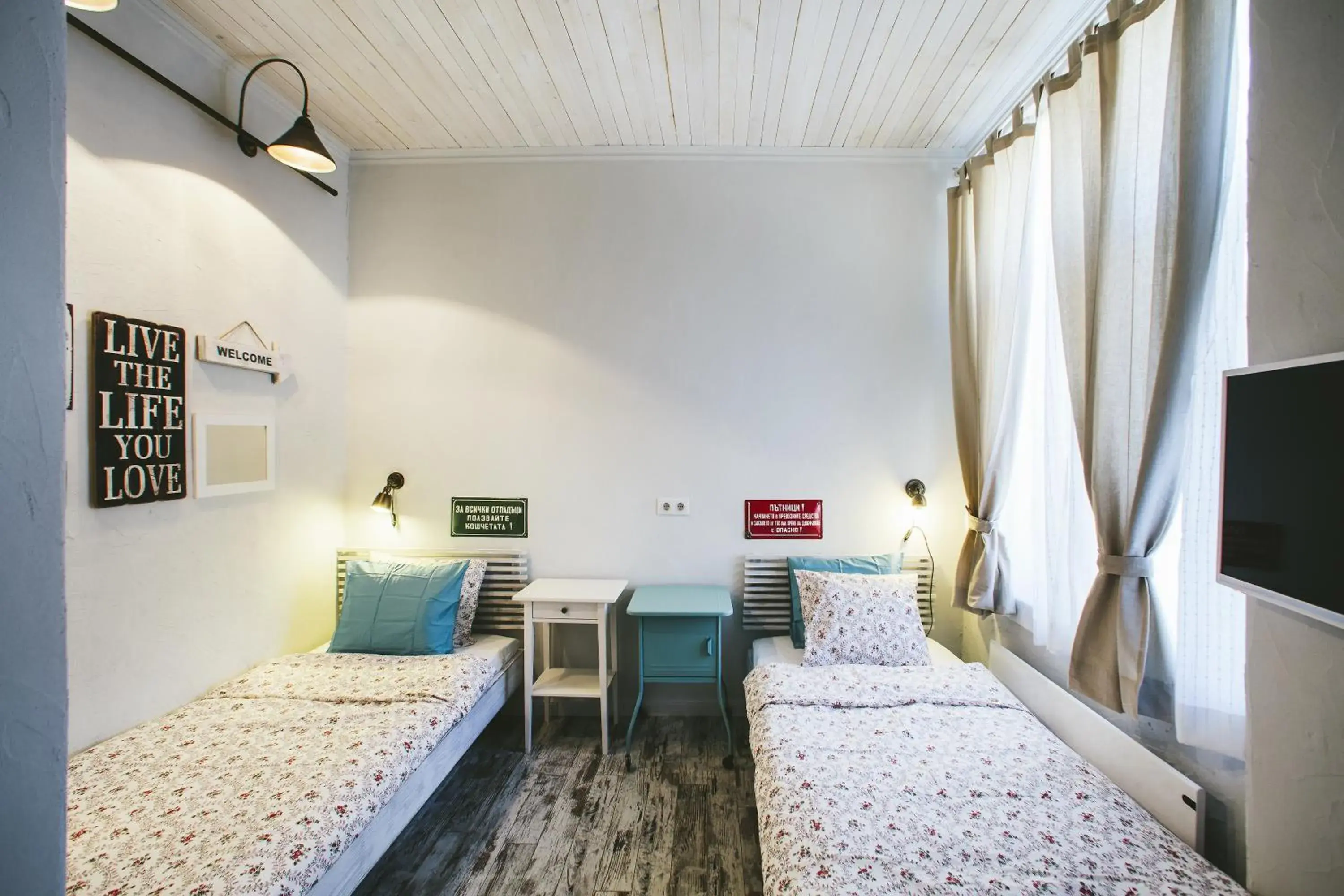 Twin Room with Shared Bathroom & Toilet in 5 Vintage Guest House Twin Room with Shared Bathroom & Toilet in 5 Vintage Guest House