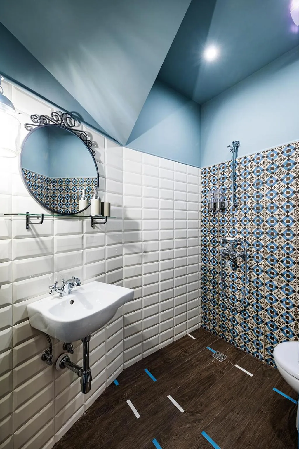 Bathroom in 5 Vintage Guest House