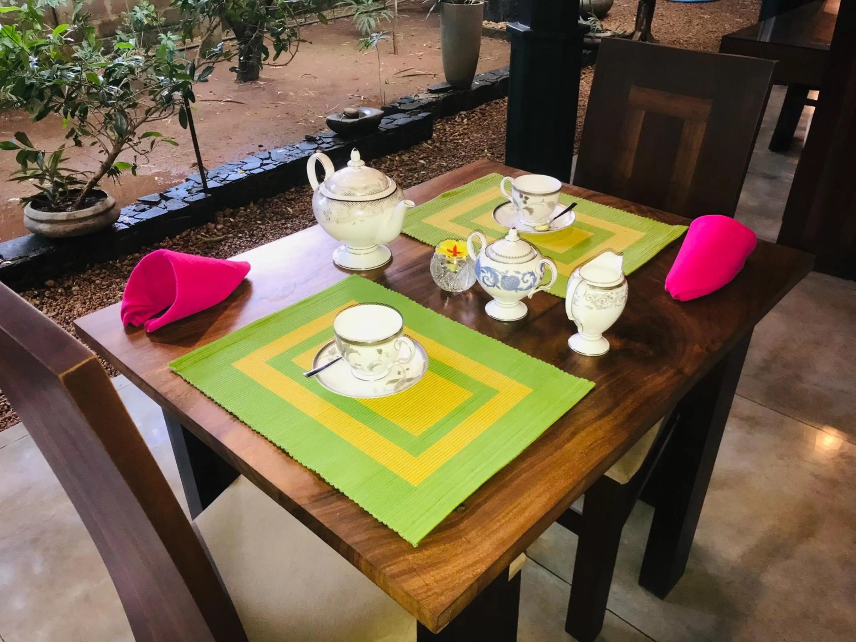 Restaurant/places to eat in The Green Edge