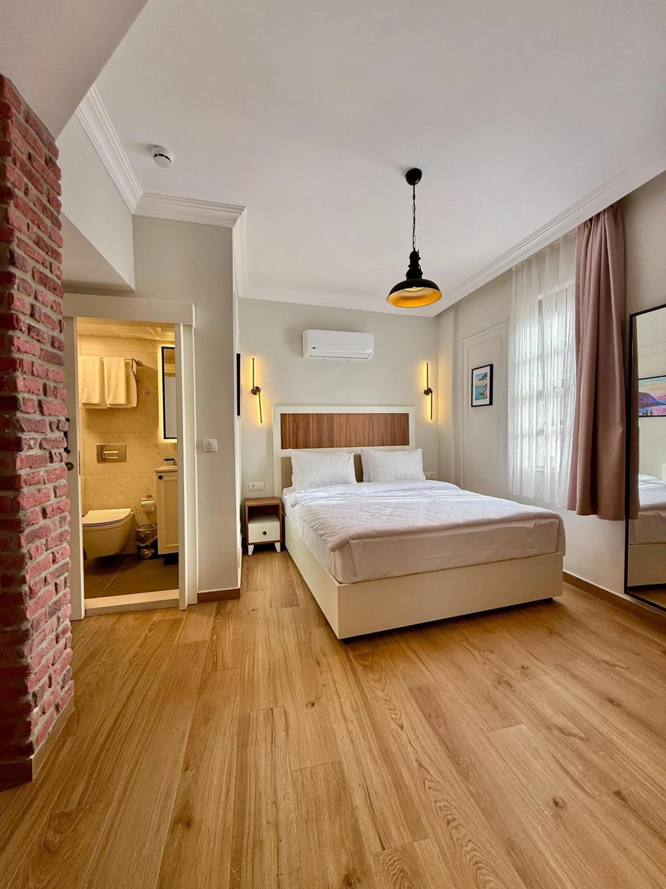 Family Room in Adria Inn