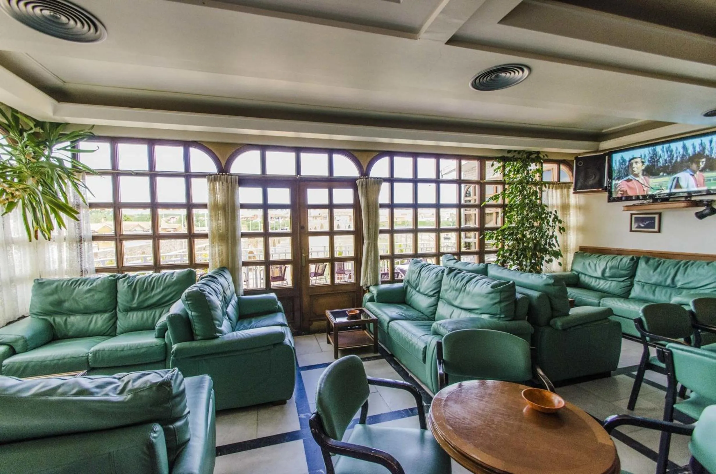 Communal lounge/ TV room in Hostal Don Suero de Quiñones