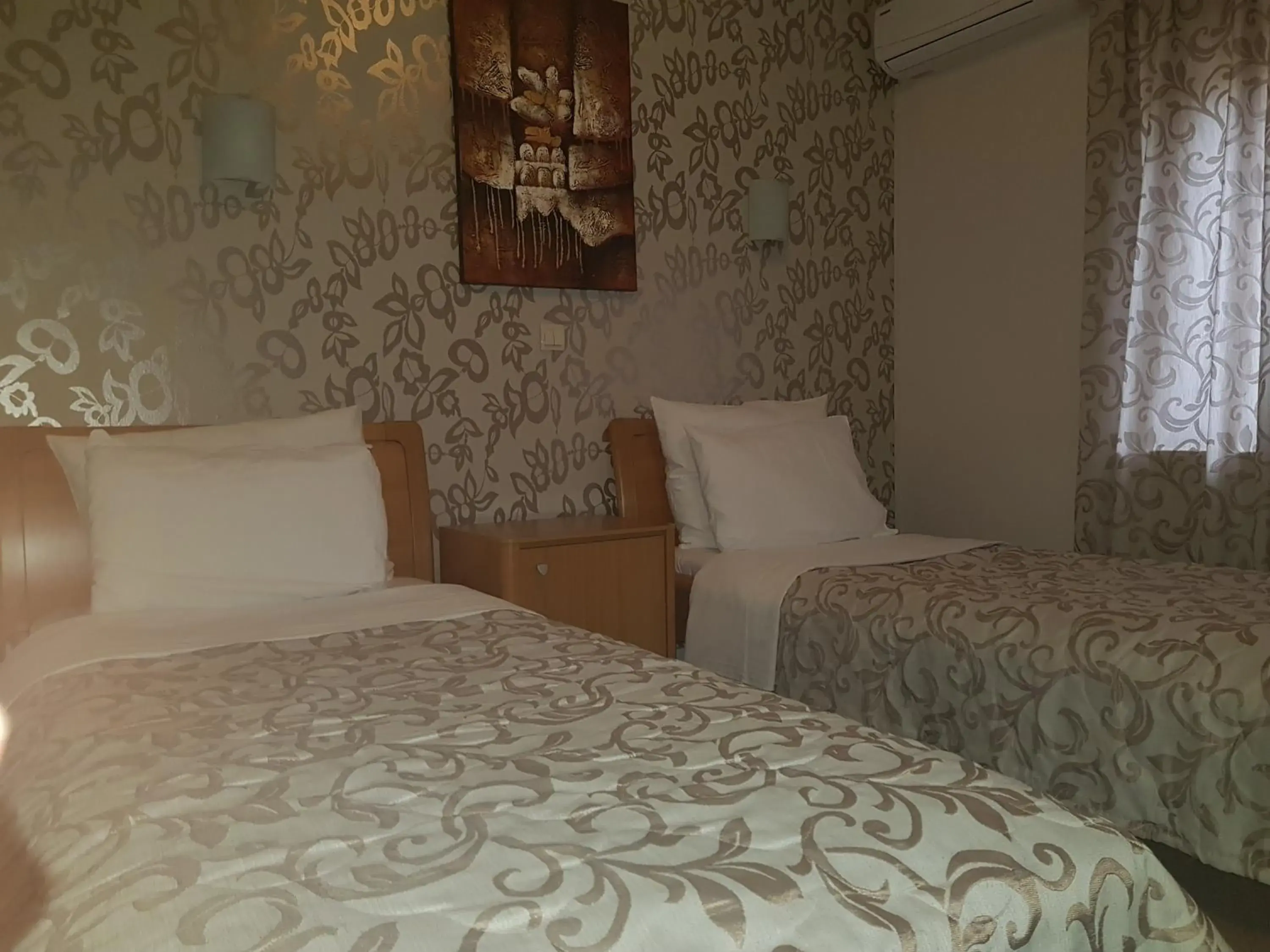 Twin Room with Bathroom - single occupancy in Hotel Dvor Twin Room with Bathroom - single occupancy in Hotel Dvor