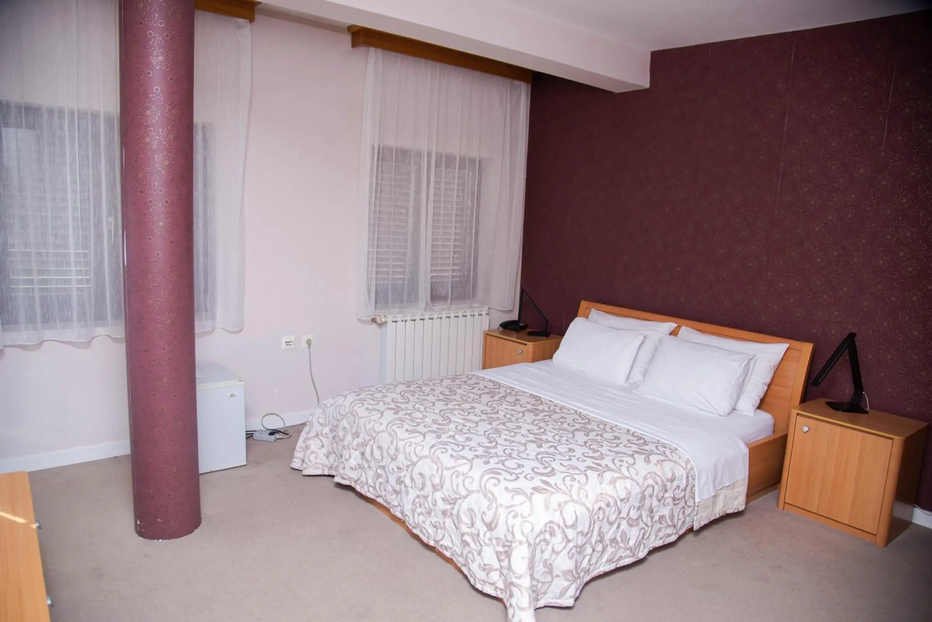 Double Room with Private Bathroom - single occupancy in Hotel Dvor Double Room with Private Bathroom - single occupancy in Hotel Dvor