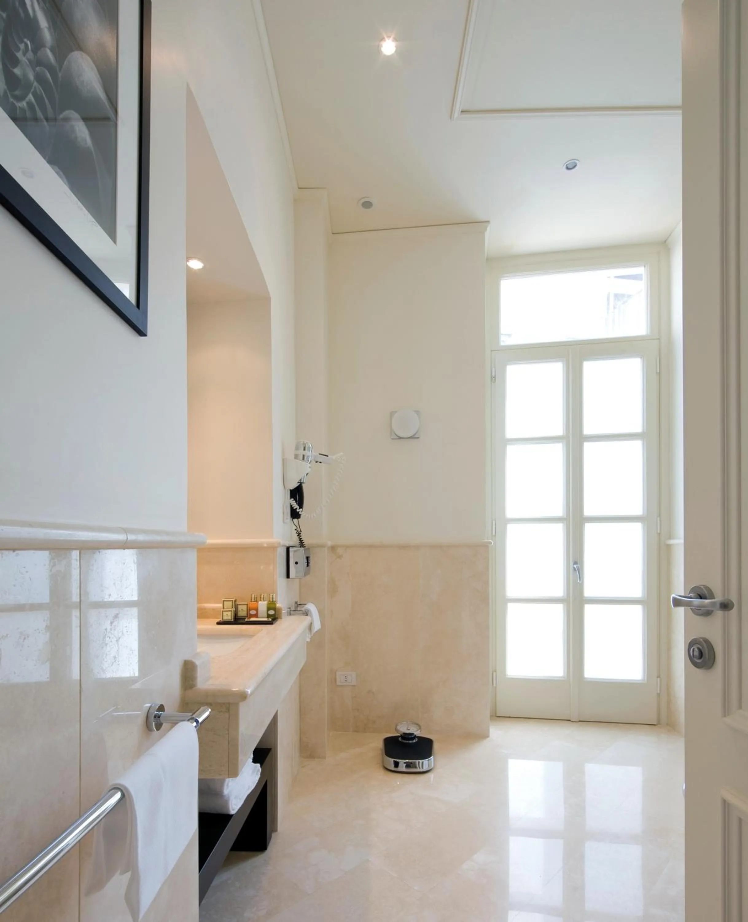 Bathroom in Albergo Palazzo Decumani