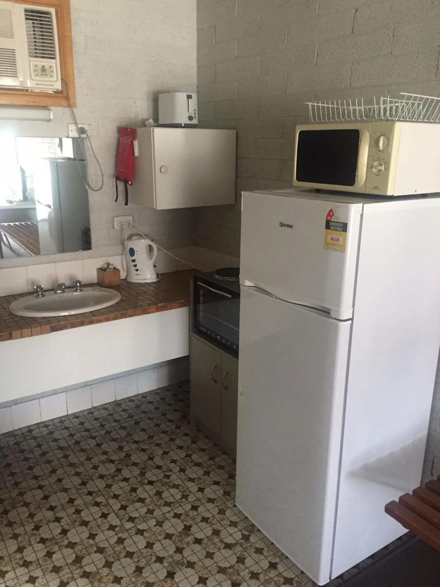 Kitchen or kitchenette in Thomas Lodge Motel
