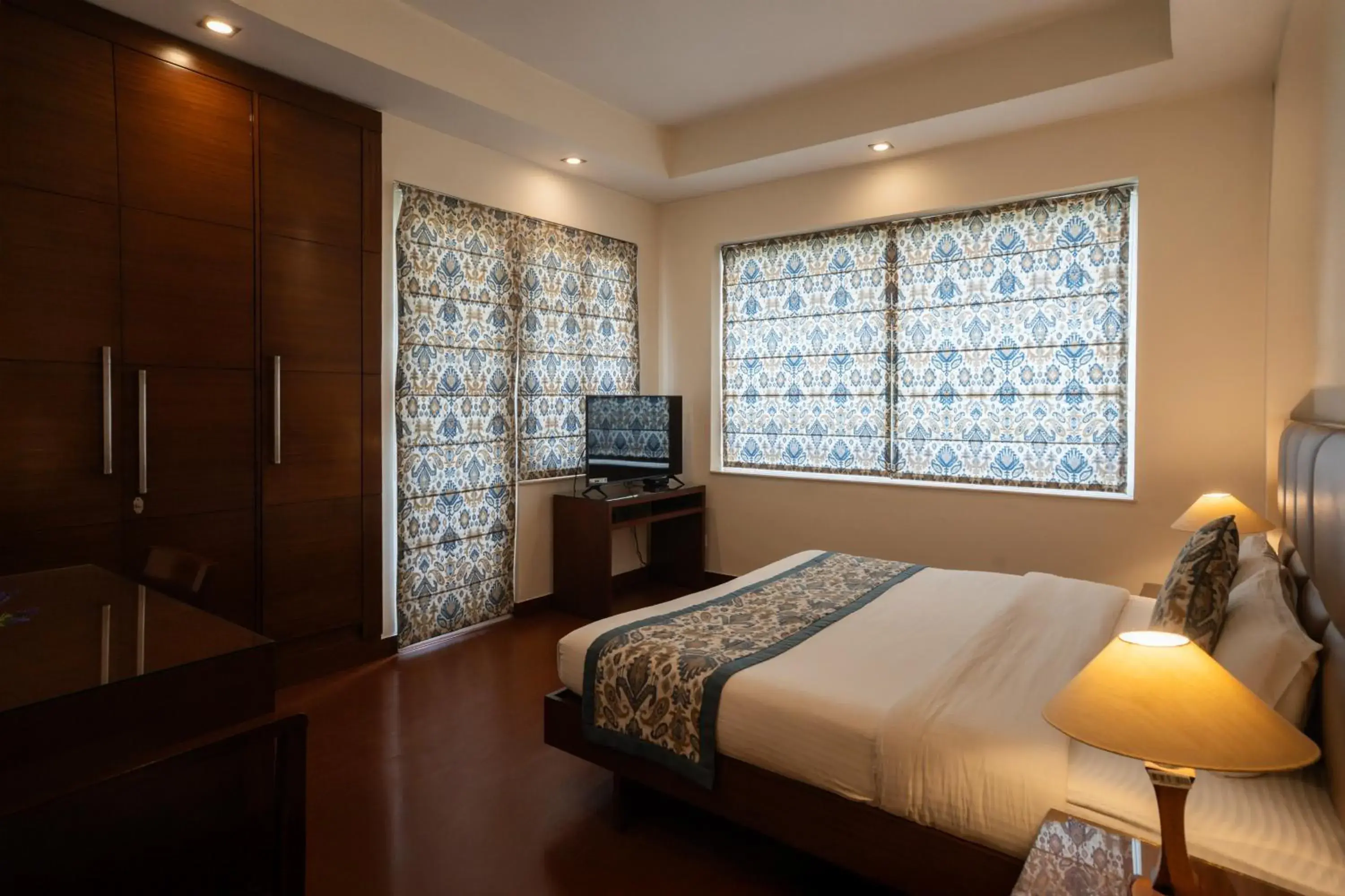 Bed in Ahuja Residency Noida Bed in Ahuja Residency Noida