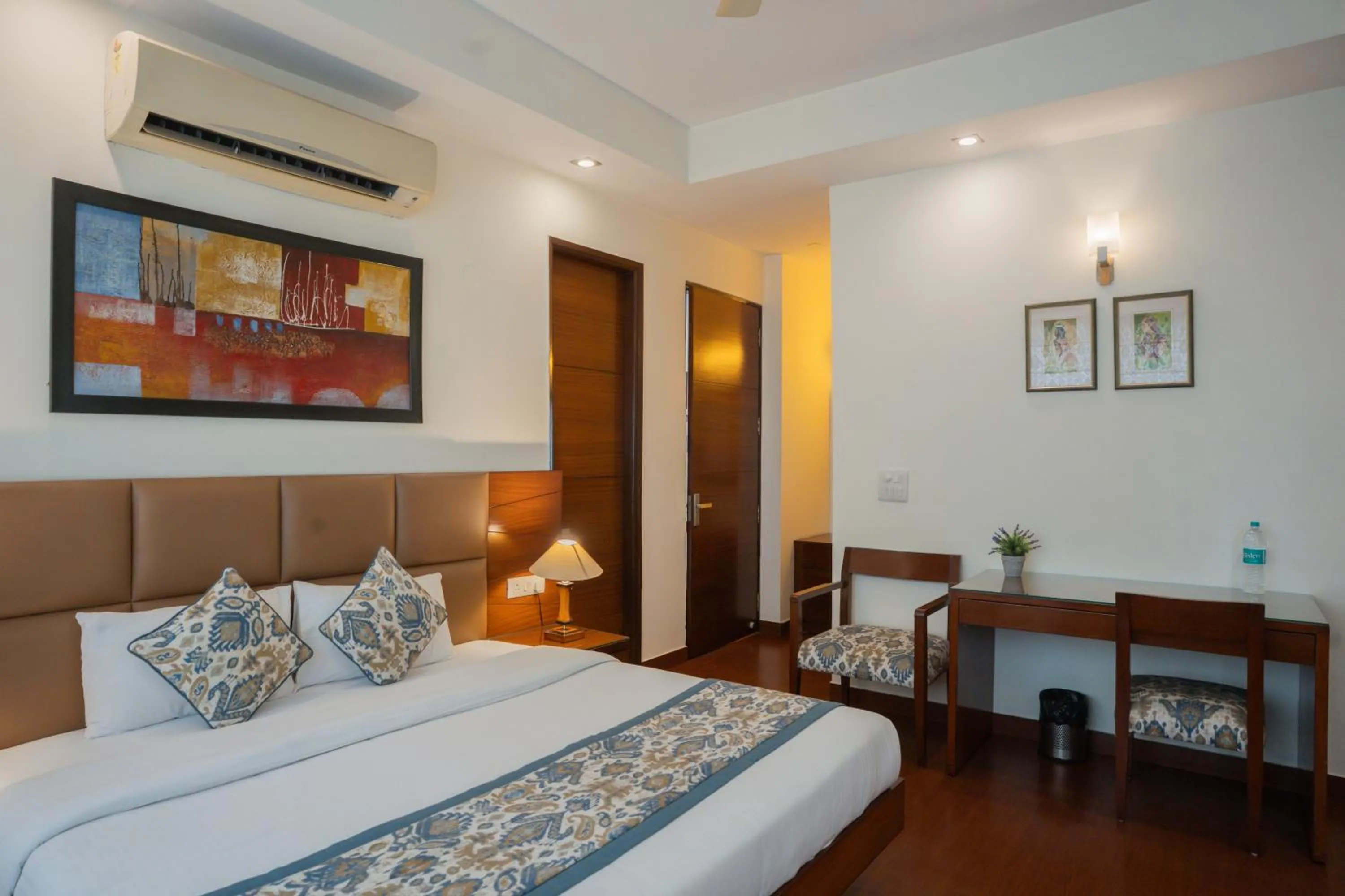 Bed in Ahuja Residency Noida