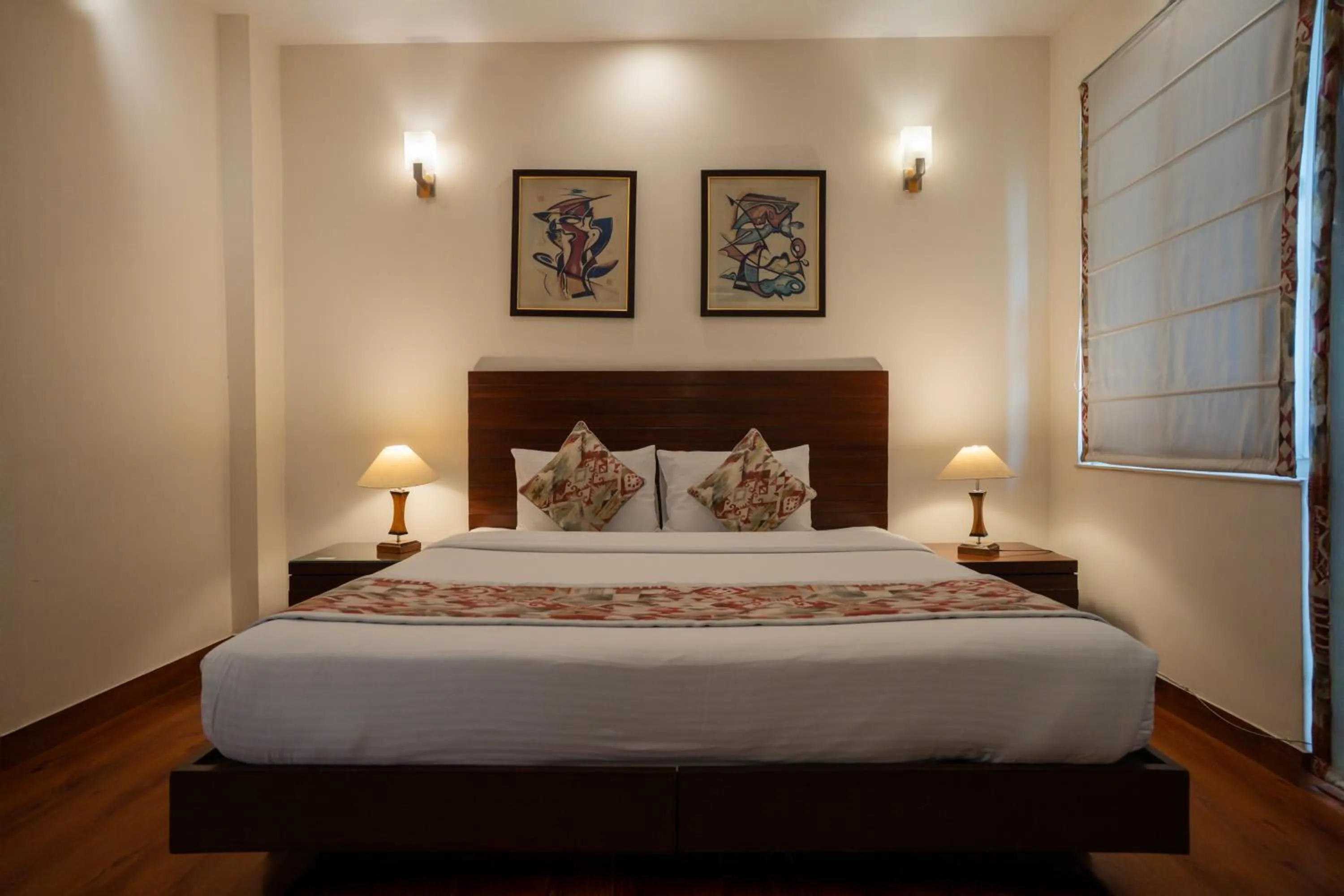Bed in Ahuja Residency Noida