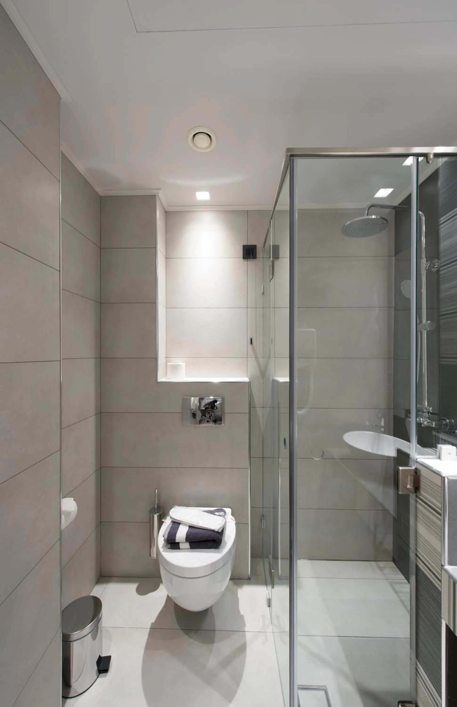 Bathroom in Castello City