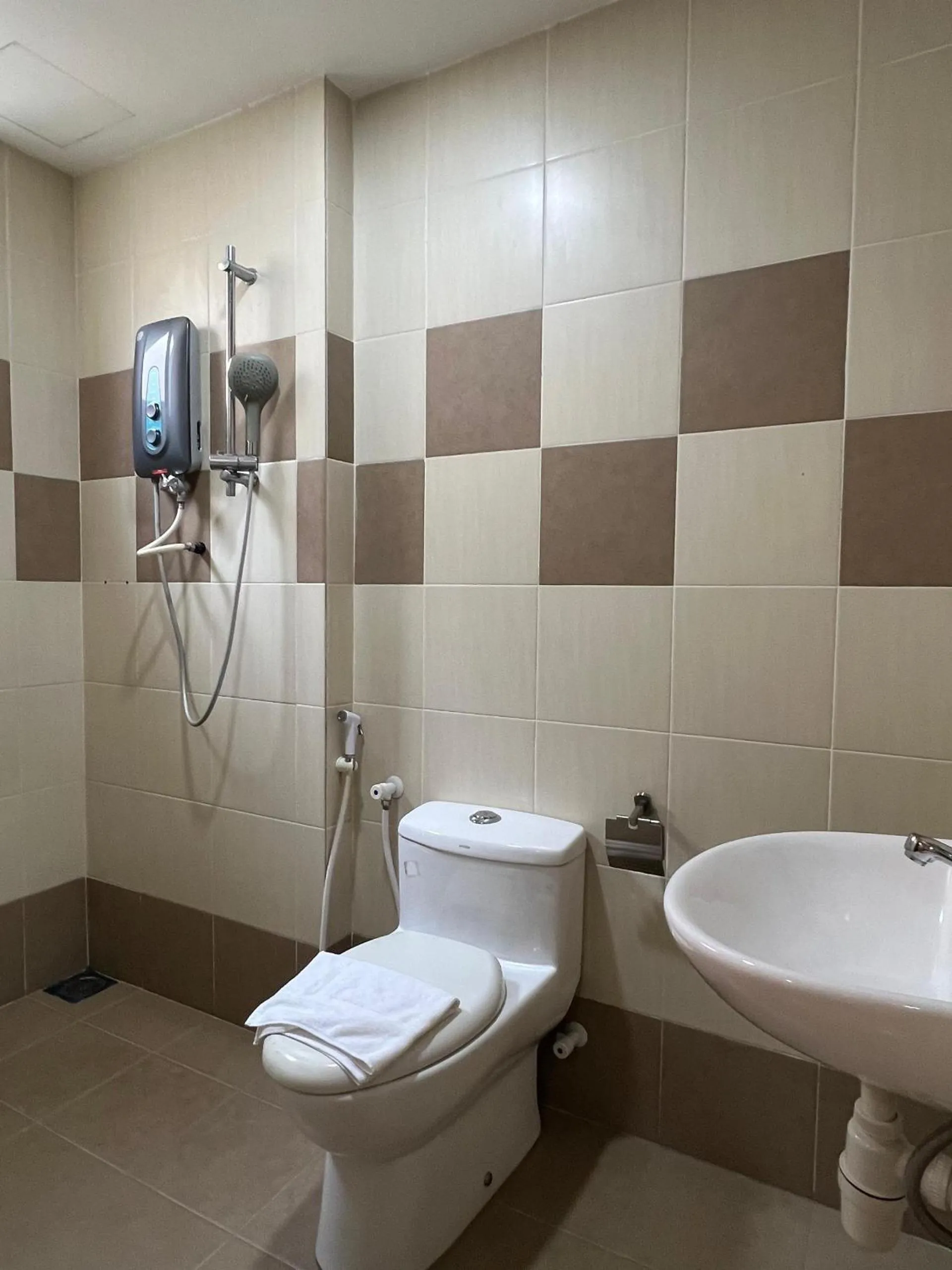 Shower in Hotel Miju