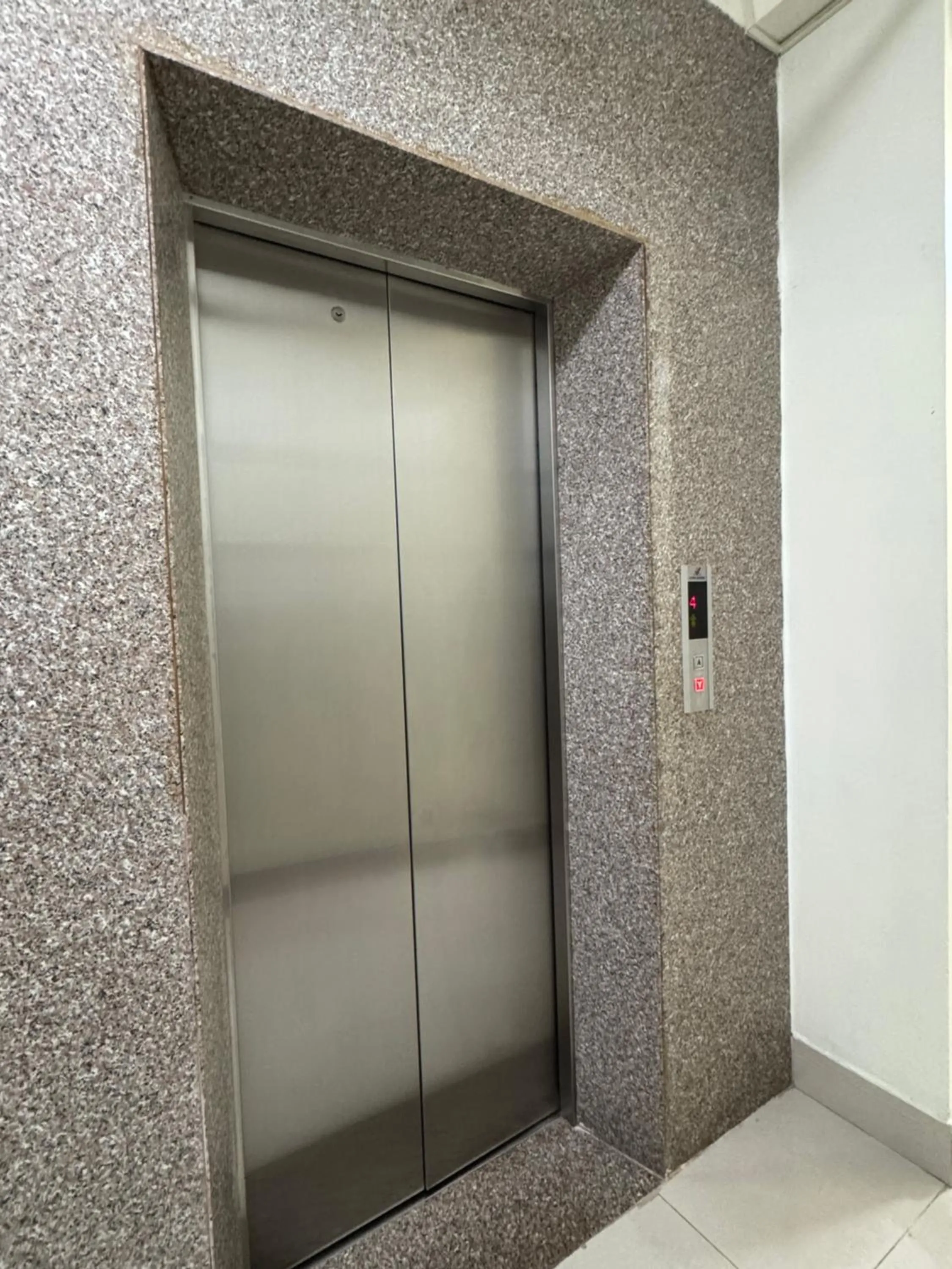 elevator in Thinh Khang Hotel Vung Tau