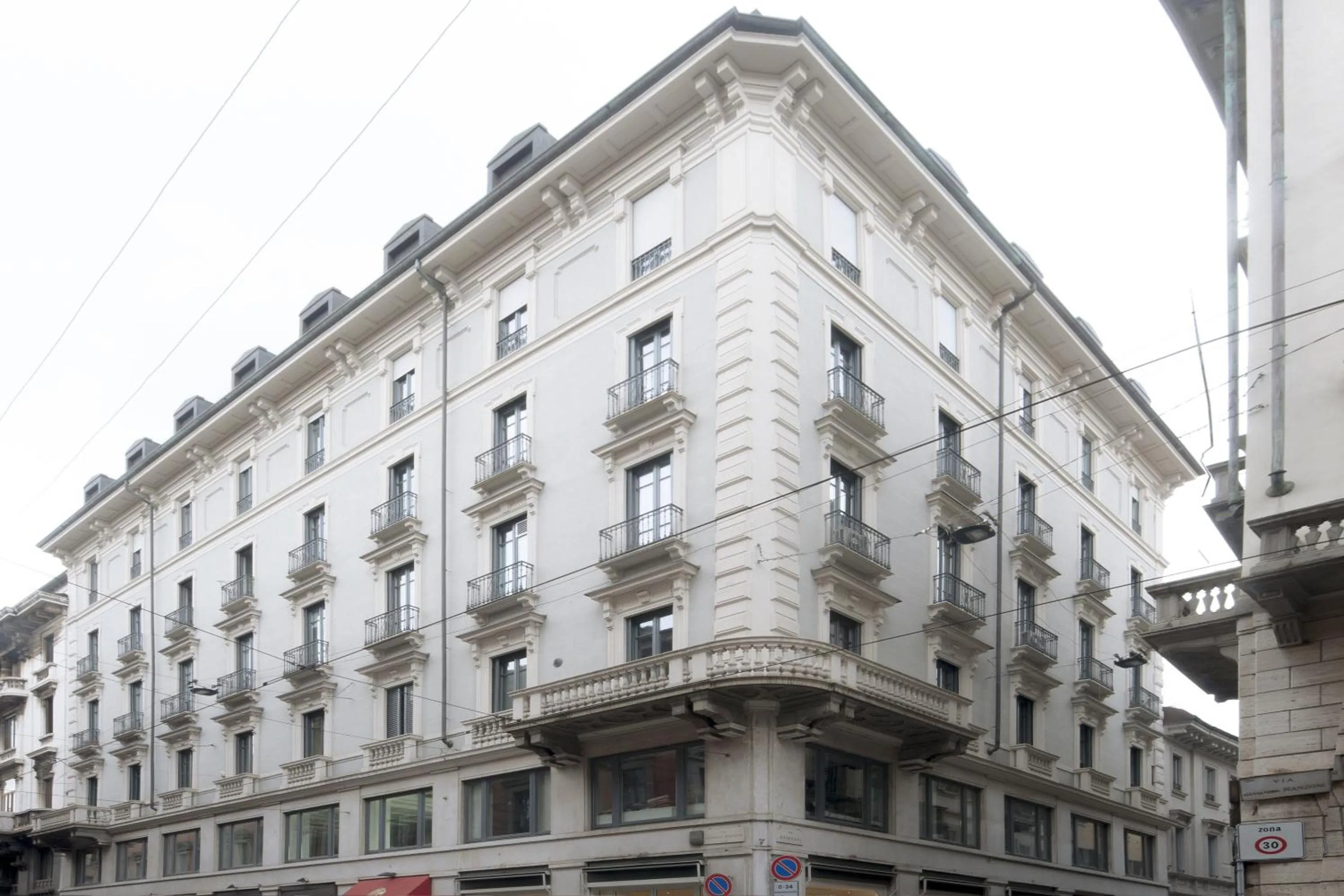 Property building in Fifty Eight Suite Milan Center