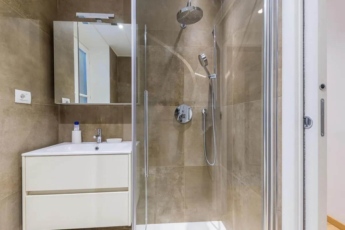 Shower in Fifty Eight Suite Milan Center