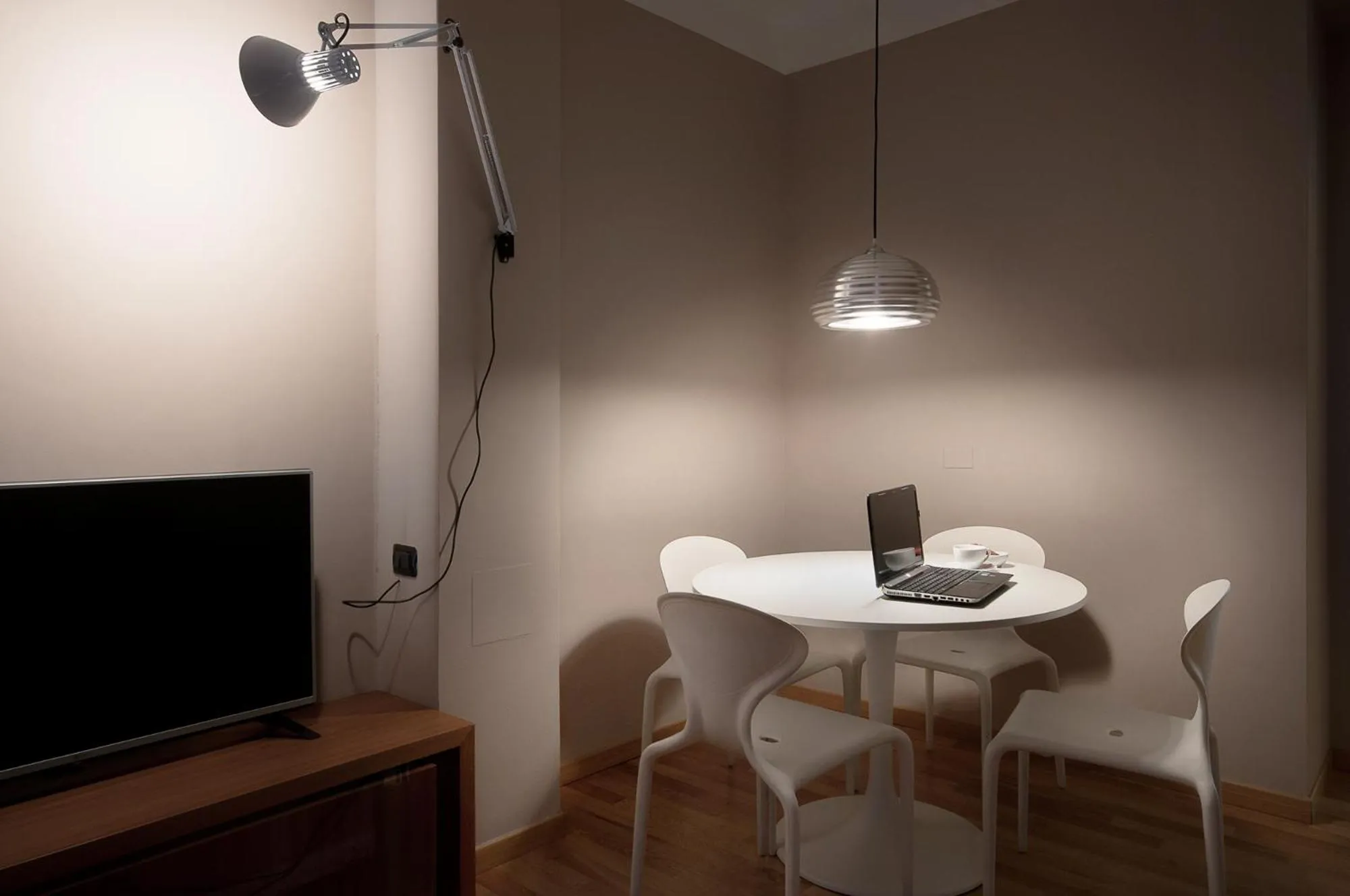 Dining area in Fifty Eight Suite Milan Center