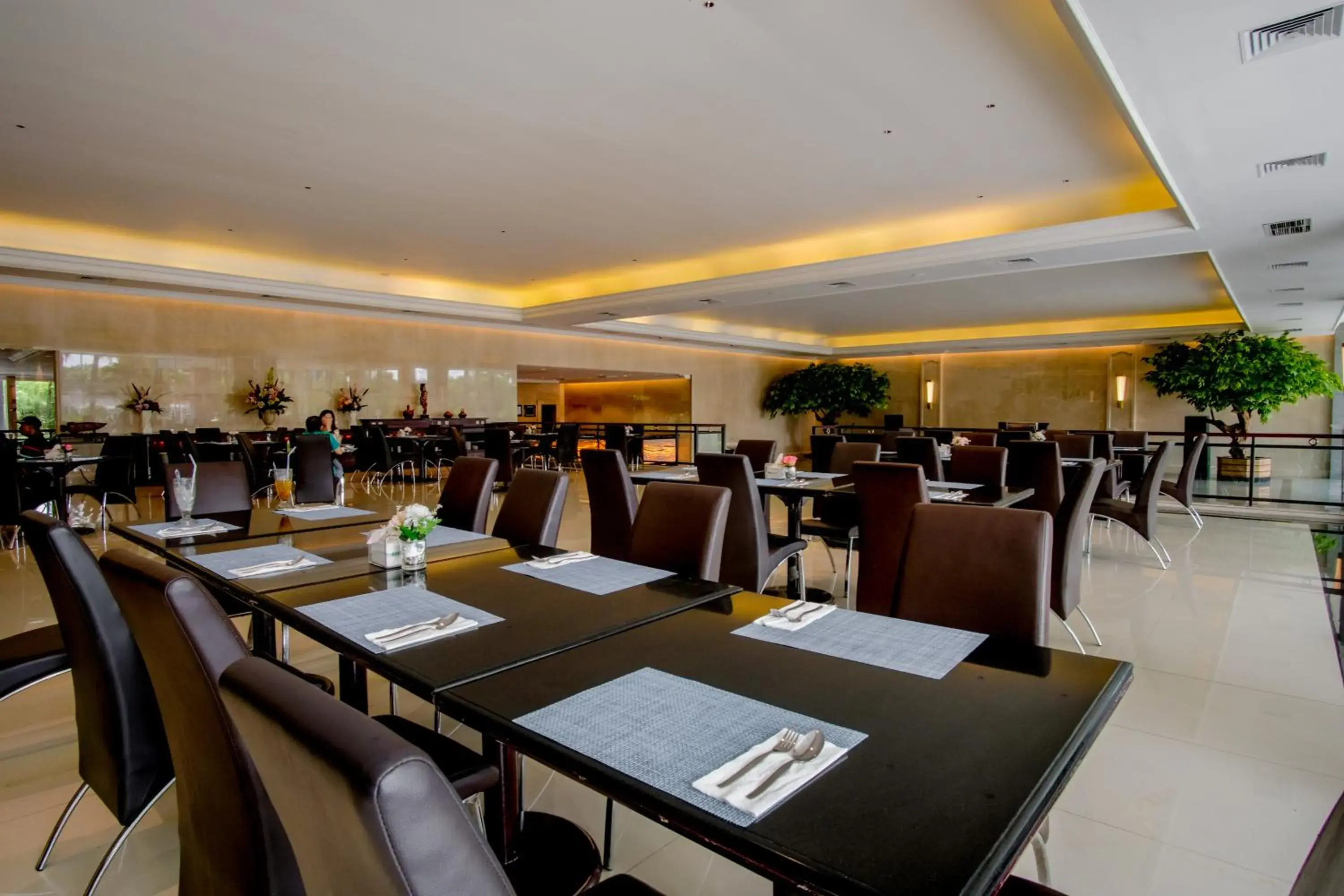 Restaurant/places to eat in Istana Nelayan Hotel & Convention Powered by Archipelago Restaurant/places to eat in Istana Nelayan Hotel & Convention Powered by Archipelago