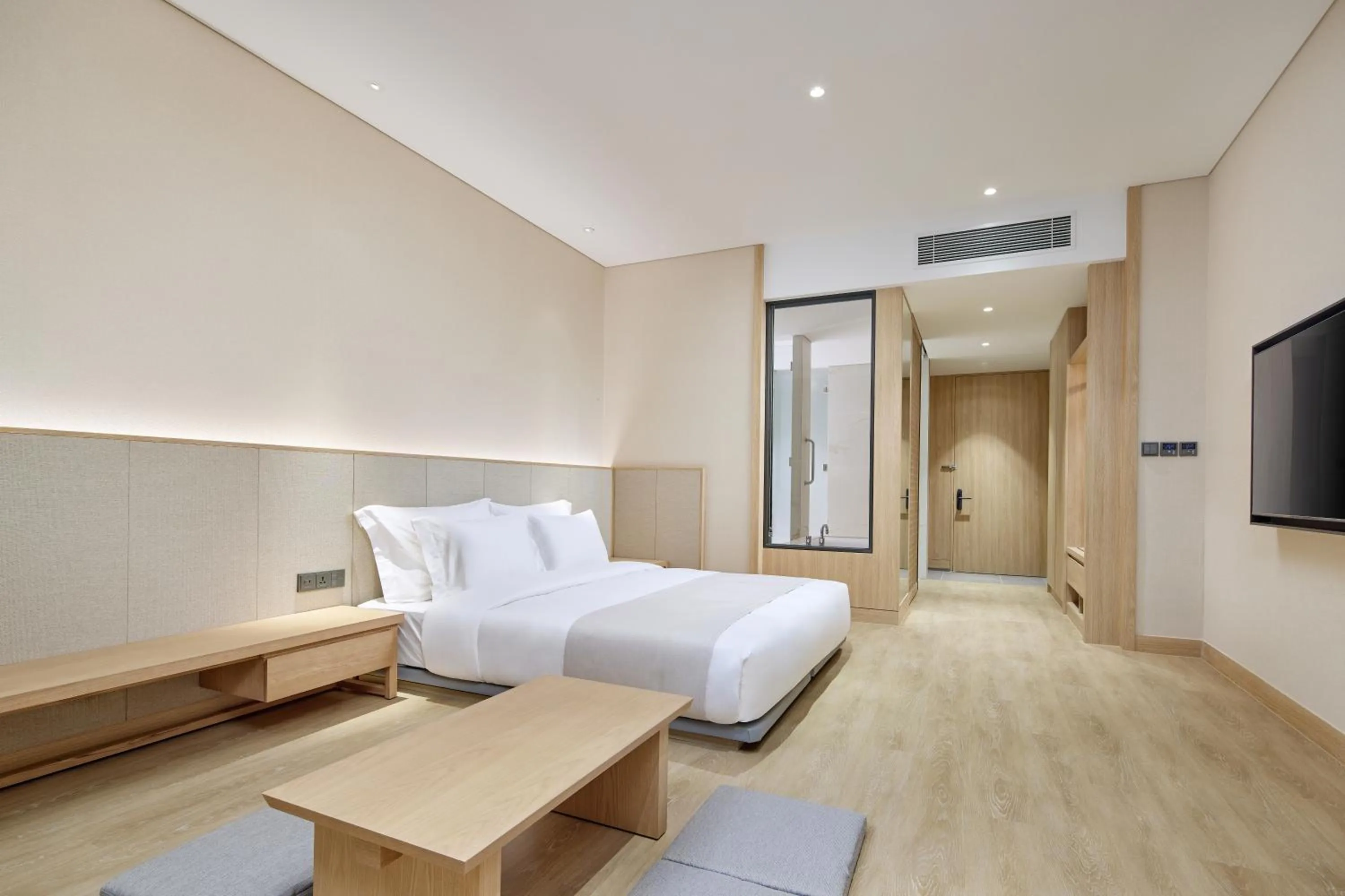 Bedroom, Bed in Shillamonogram Gangneung Hotel