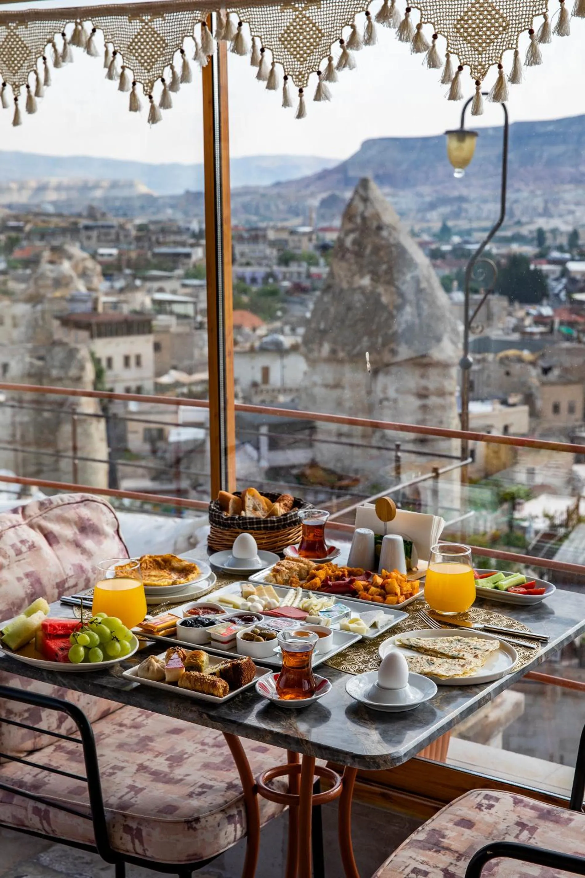 Breakfast in Charming Cave Hotel