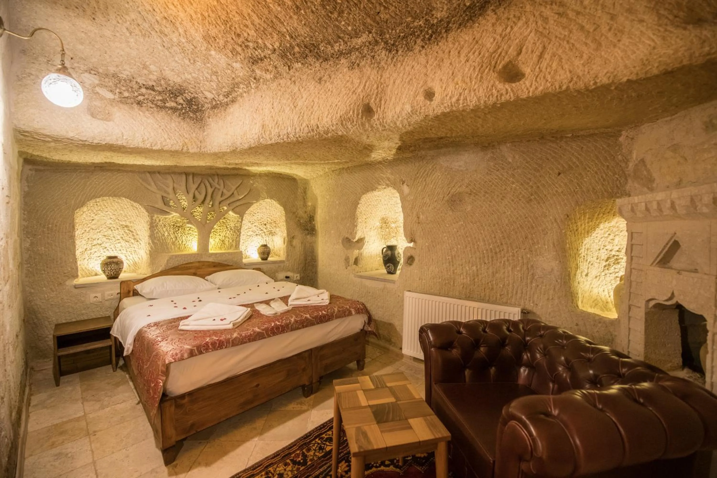 Photo of the whole room, Bed in Charming Cave Hotel