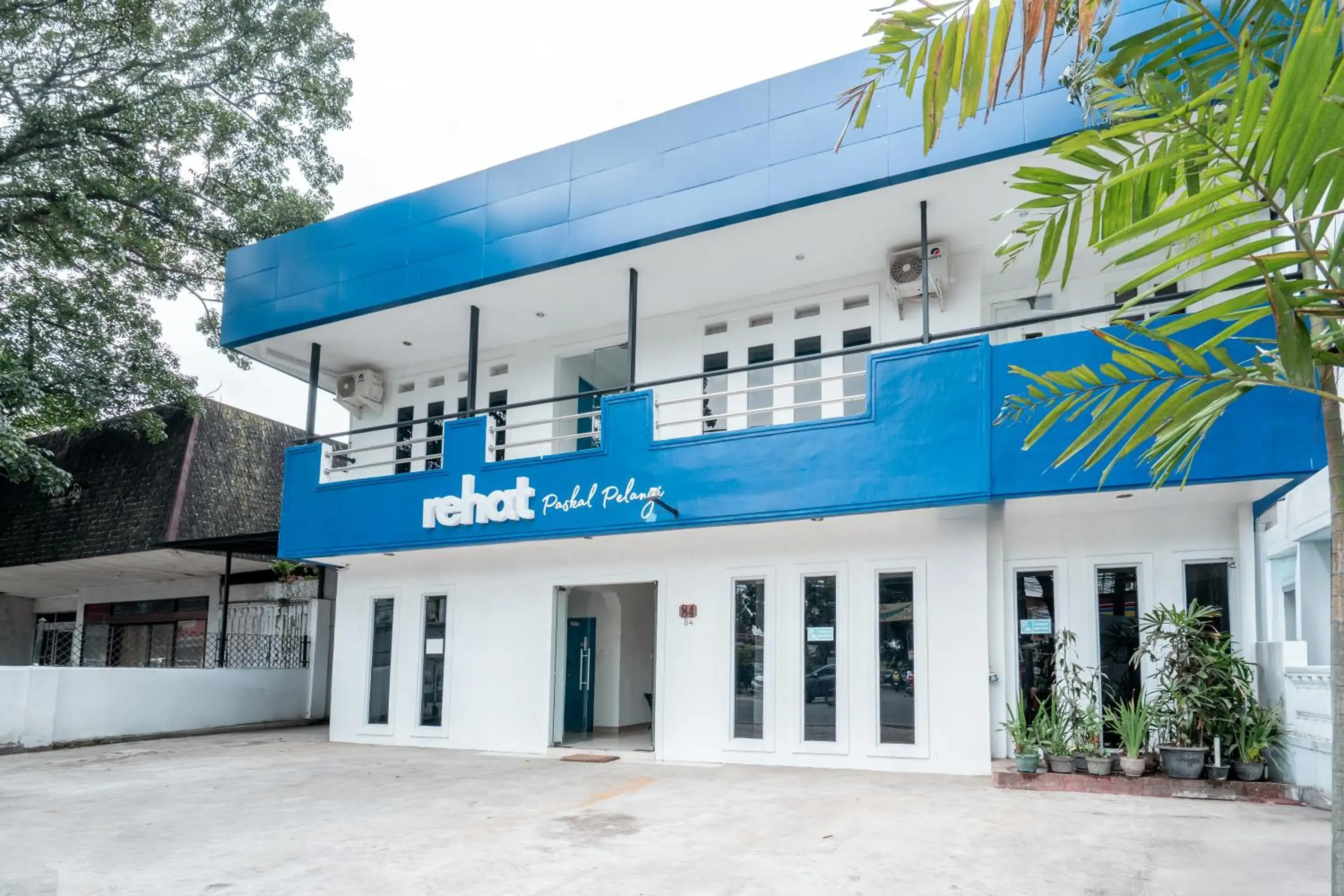 Rehat At Paskal Pelangi Rehat At Paskal Pelangi