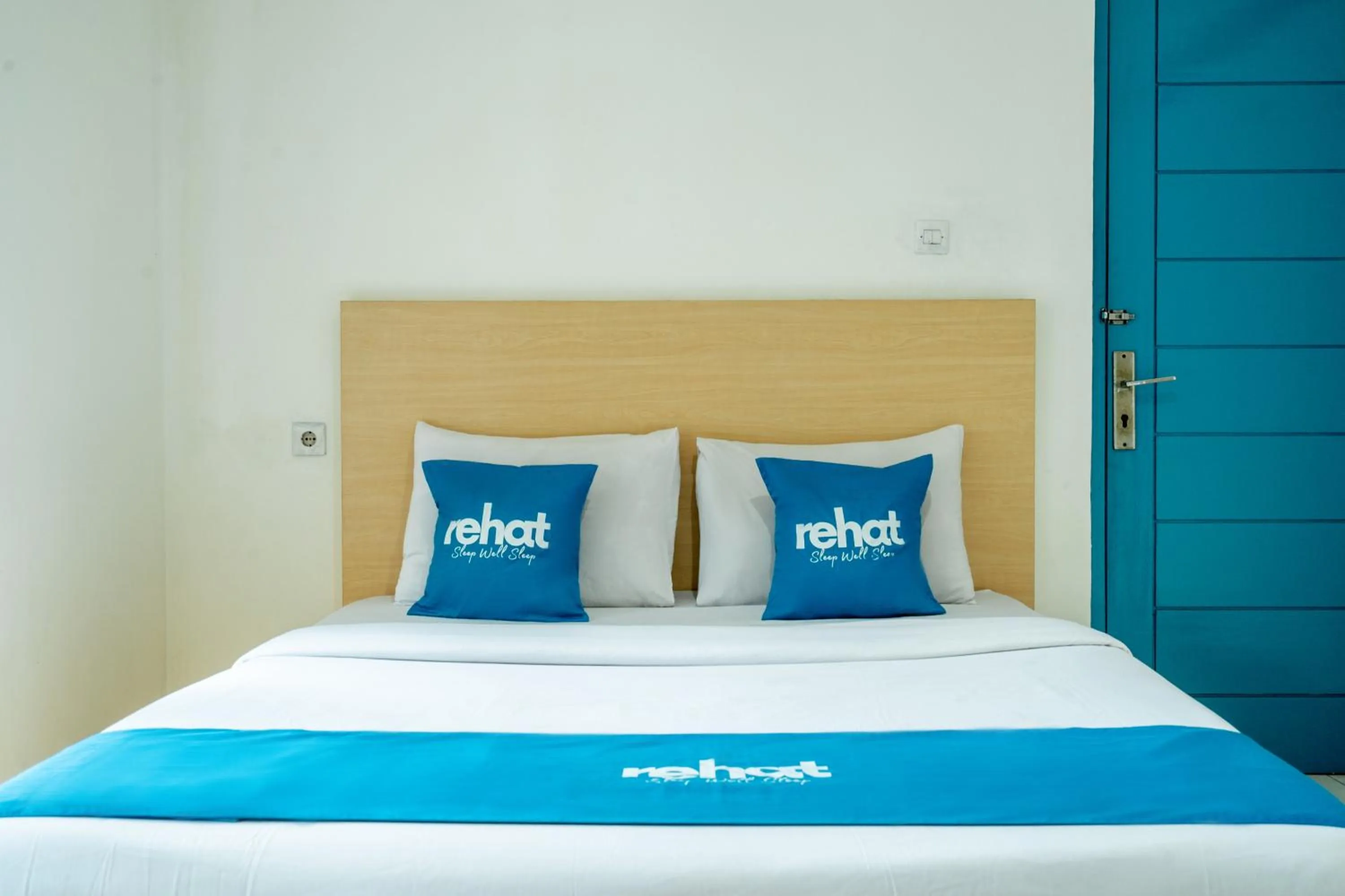 Bedroom, Bed in Rehat At Paskal Pelangi