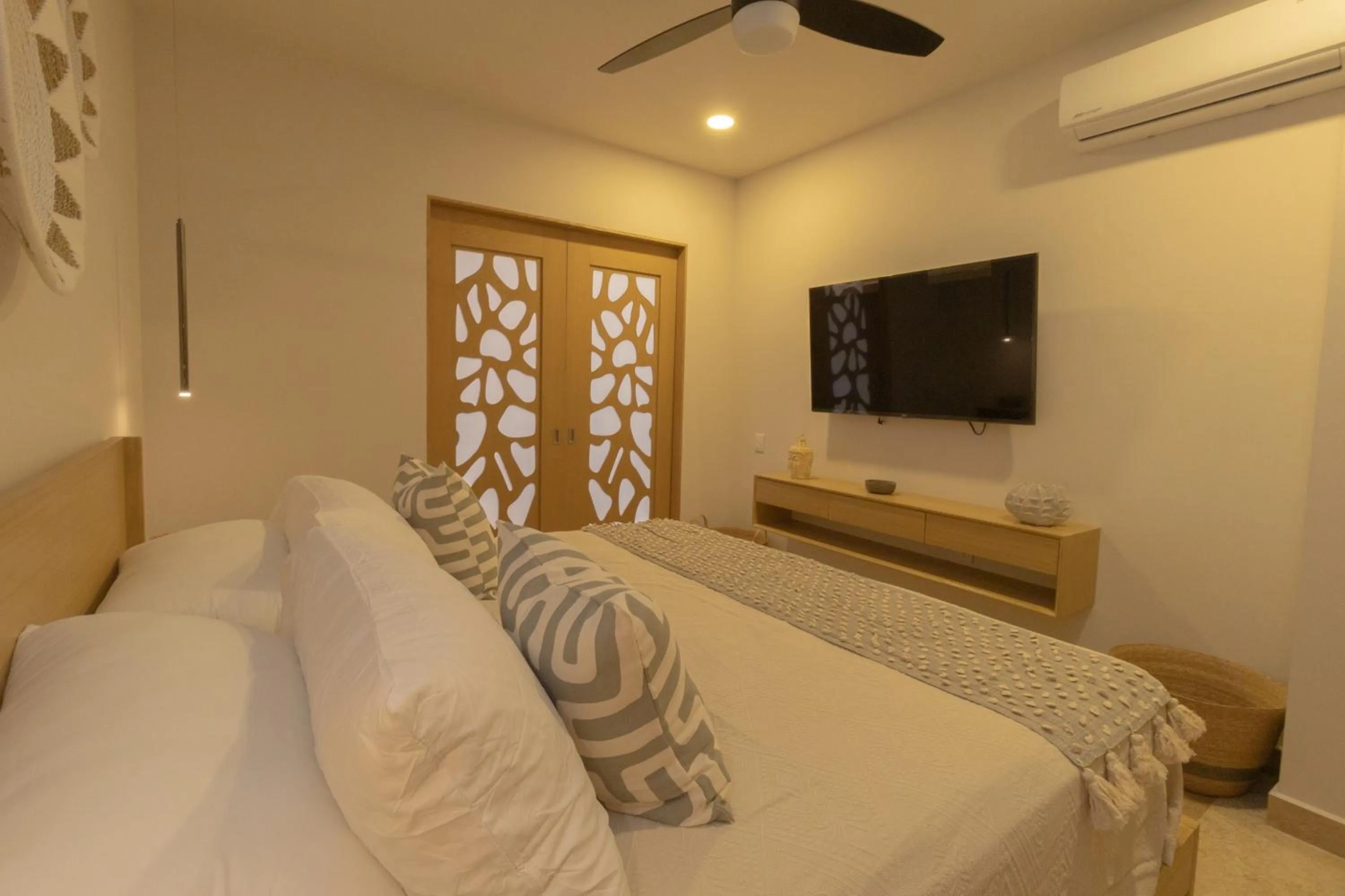 Bed in abba Suites Playa del Carmen