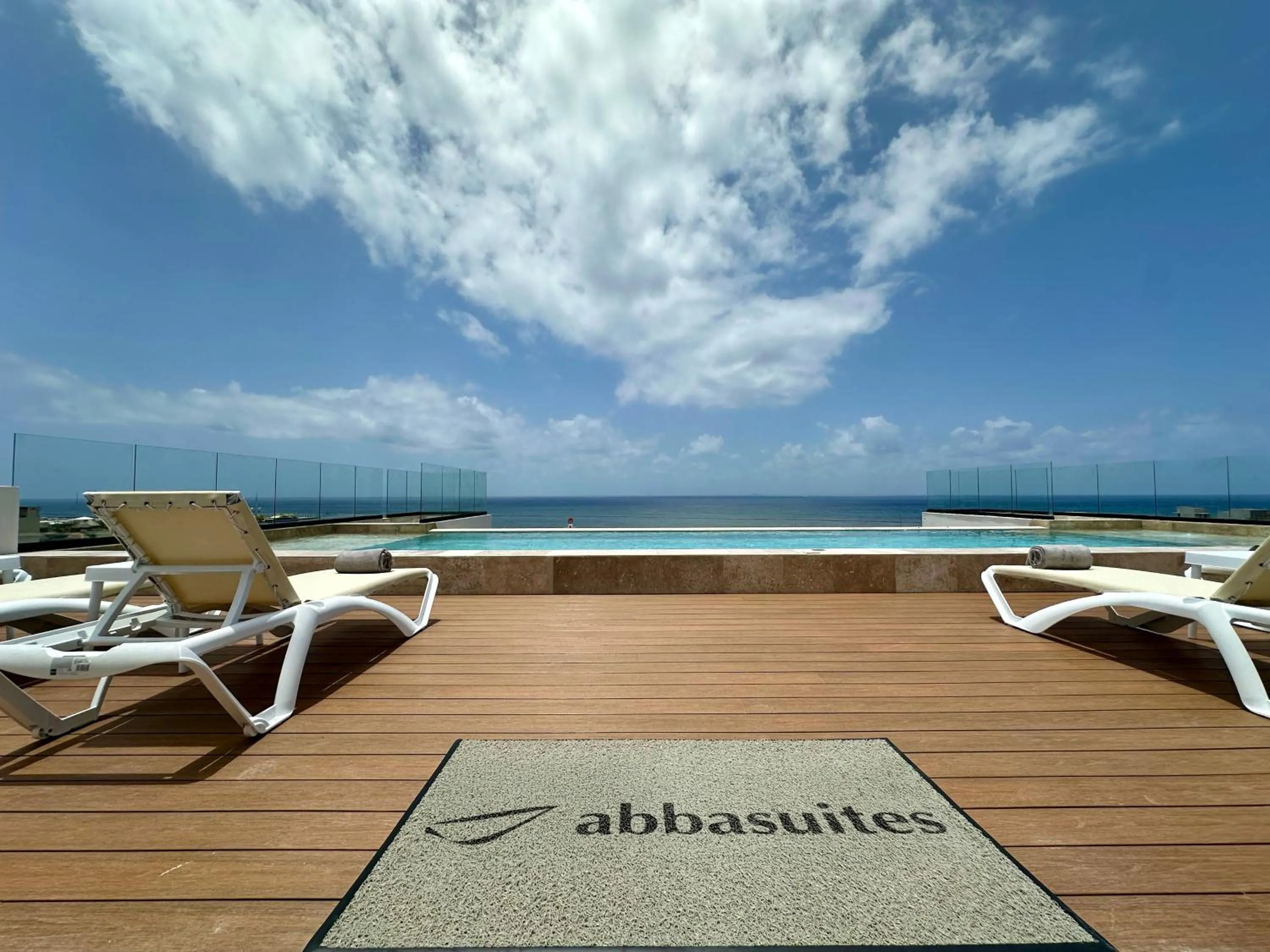 Swimming pool in abba Suites Playa del Carmen