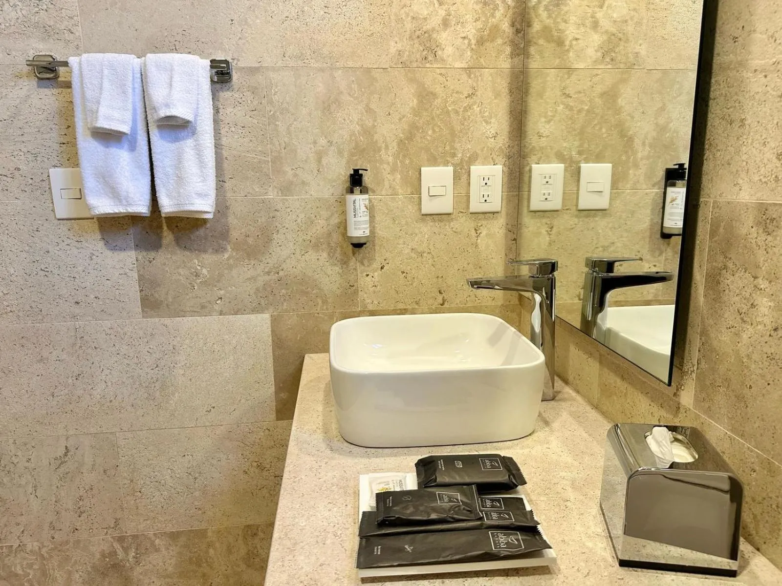 Shower in abba Suites Playa del Carmen