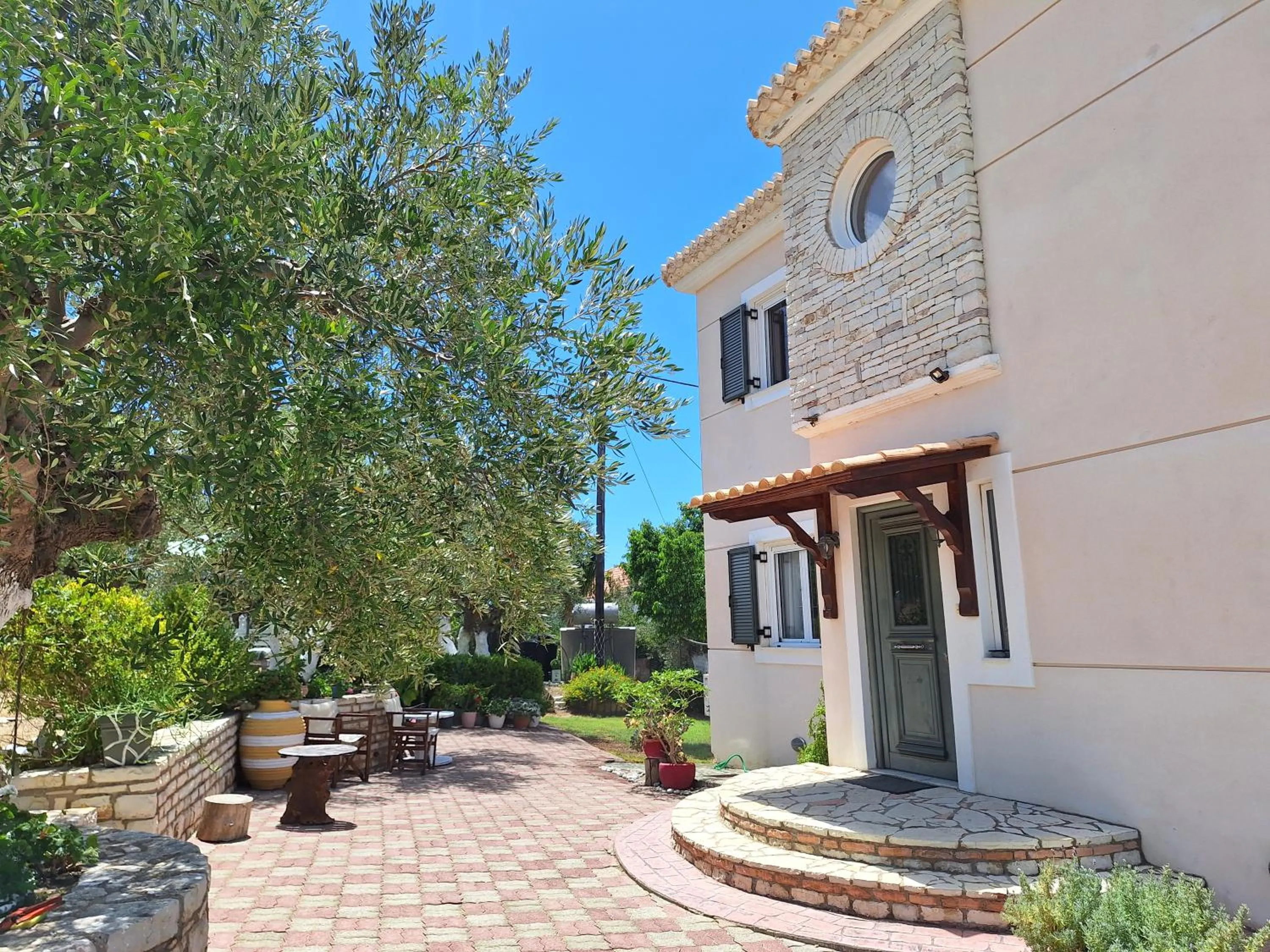 Property building in Villa Tapia