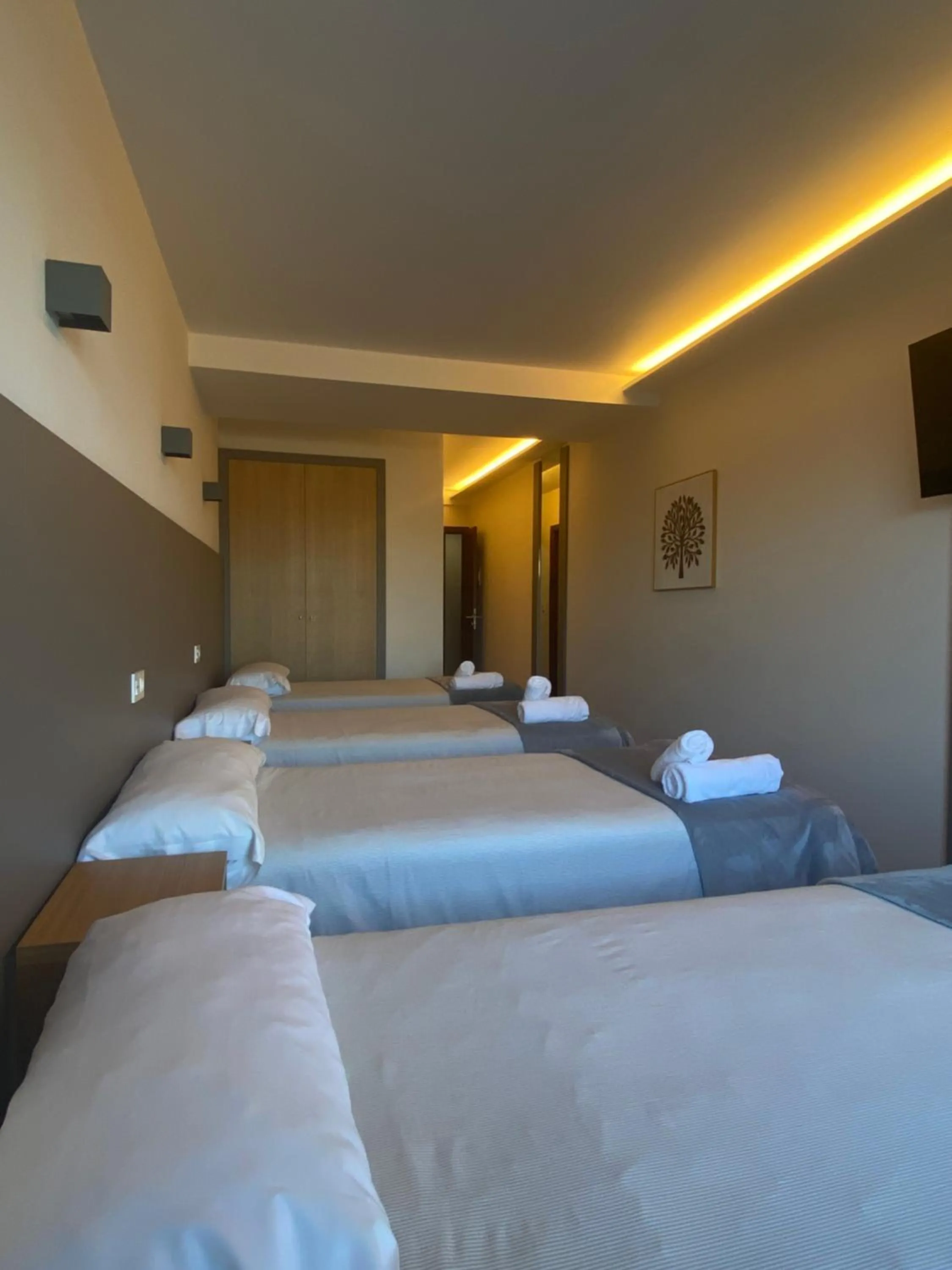Photo of the whole room, Bed in Hotel Restaurante Isape GBC
