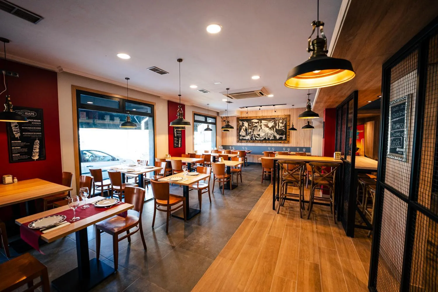 Restaurant/places to eat in Hotel Restaurante Isape GBC