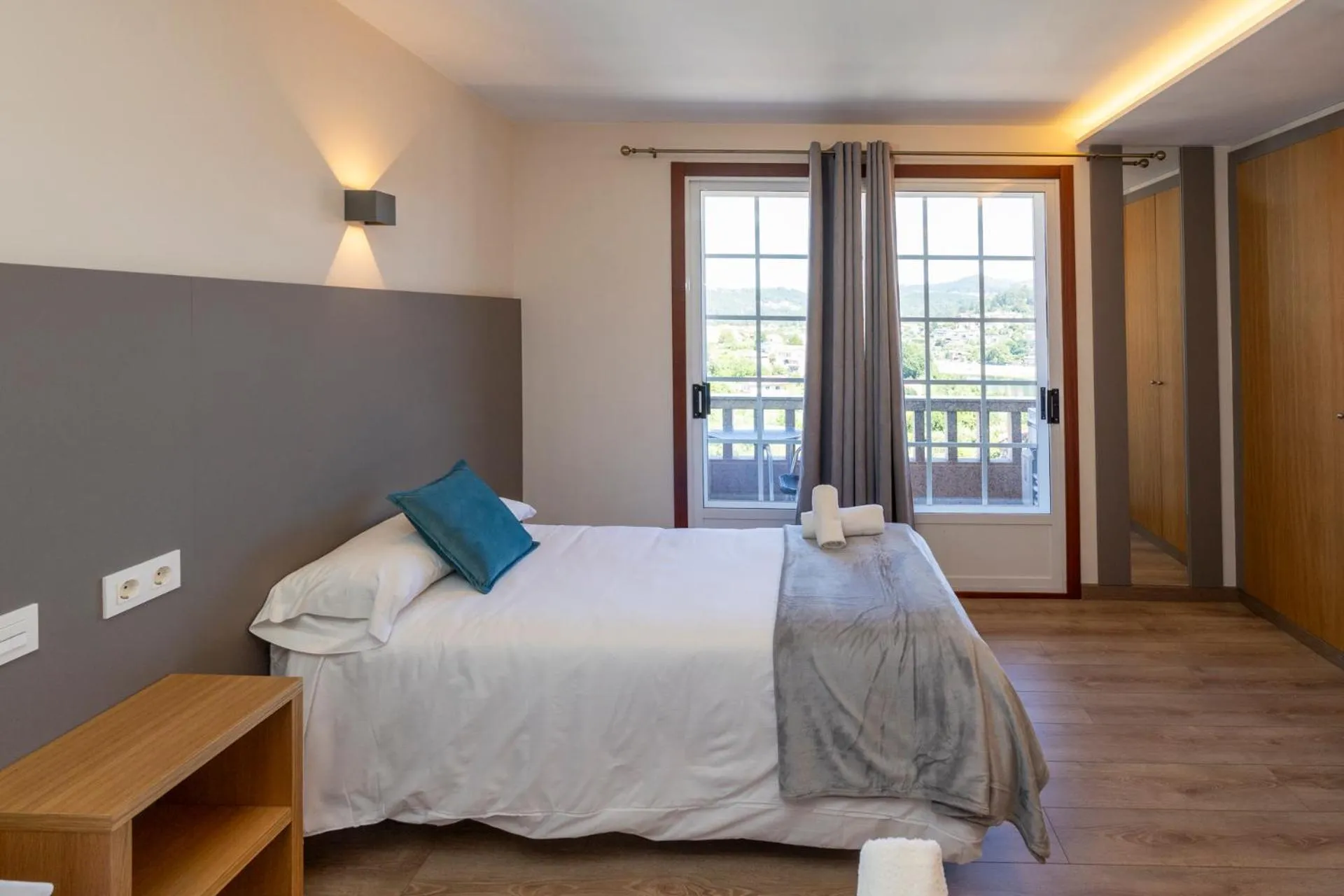 Bedroom, Bed in Hotel Restaurante Isape GBC