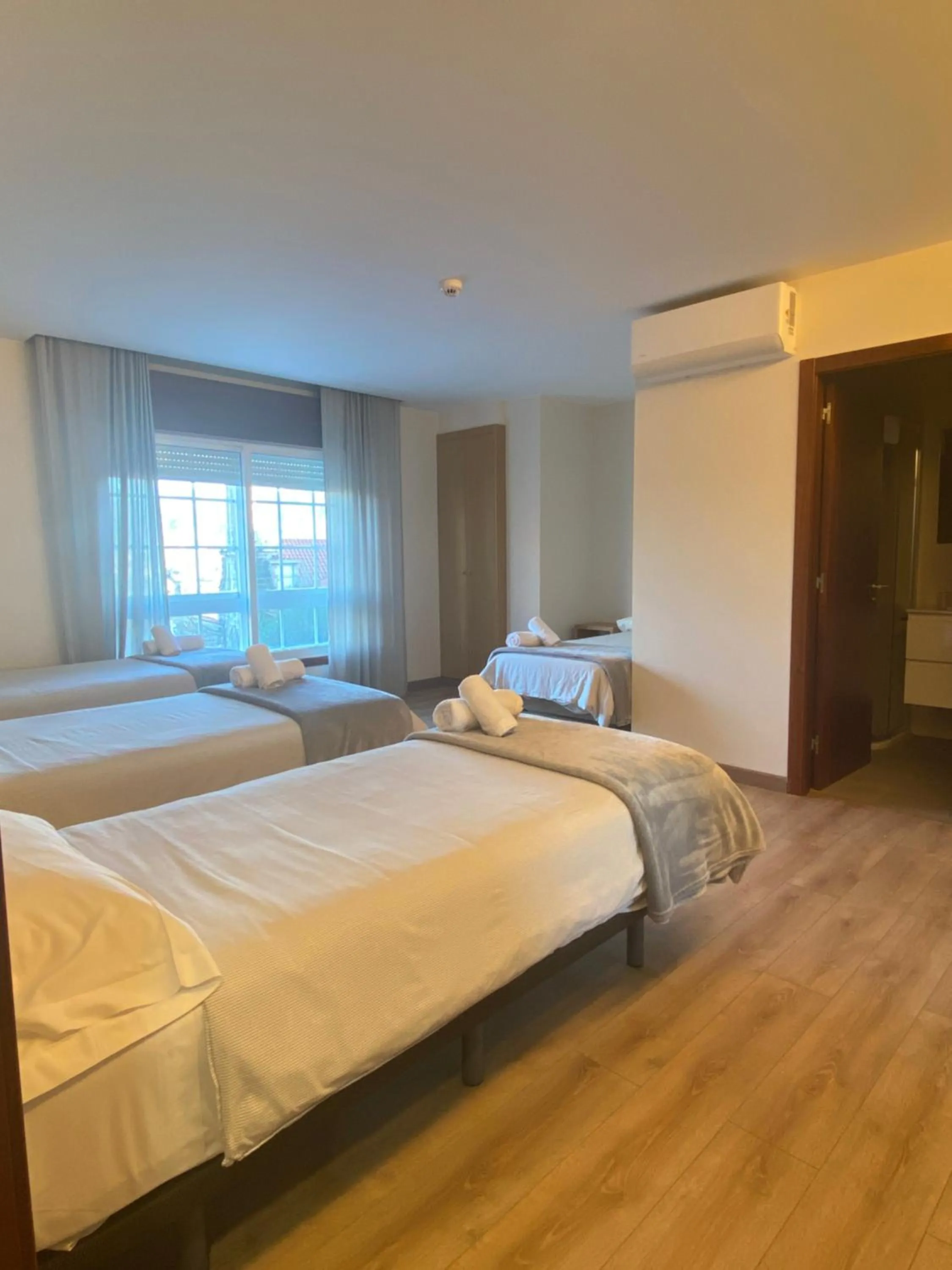 Photo of the whole room, Bed in Hotel Restaurante Isape GBC