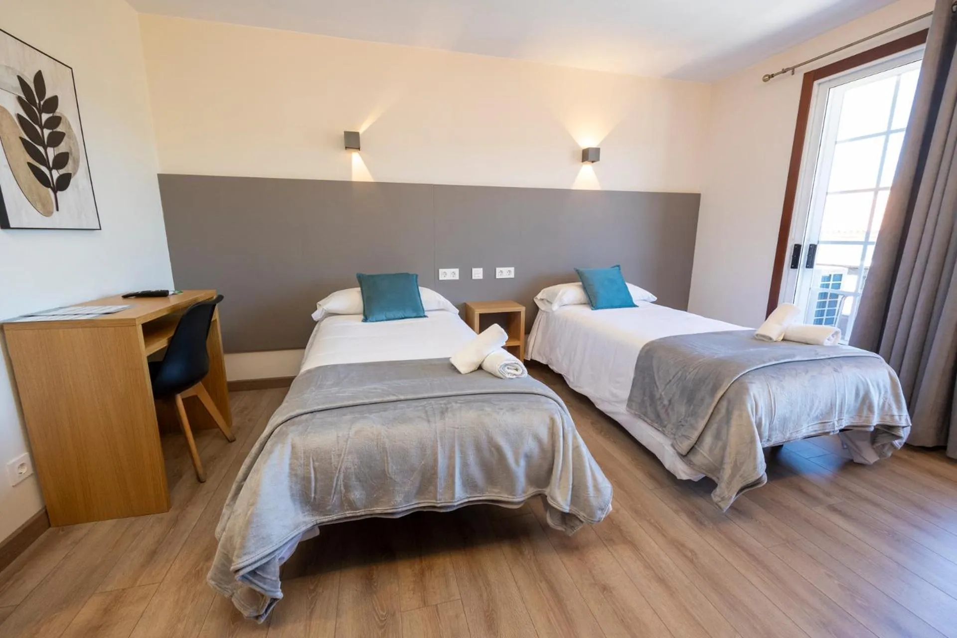 Bedroom, Bed in Hotel Restaurante Isape GBC