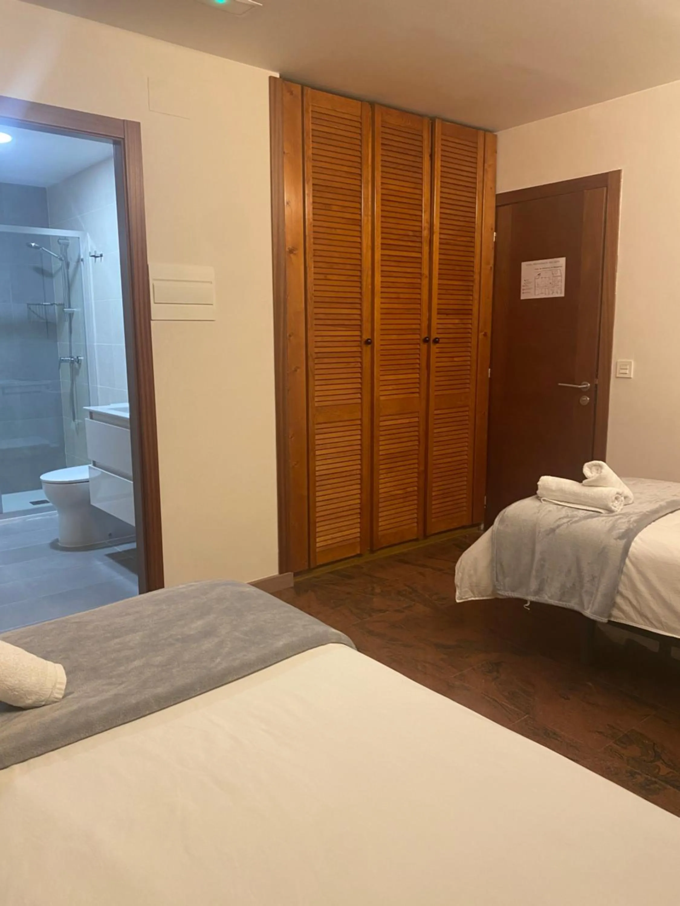 Photo of the whole room, Bed in Hotel Restaurante Isape GBC