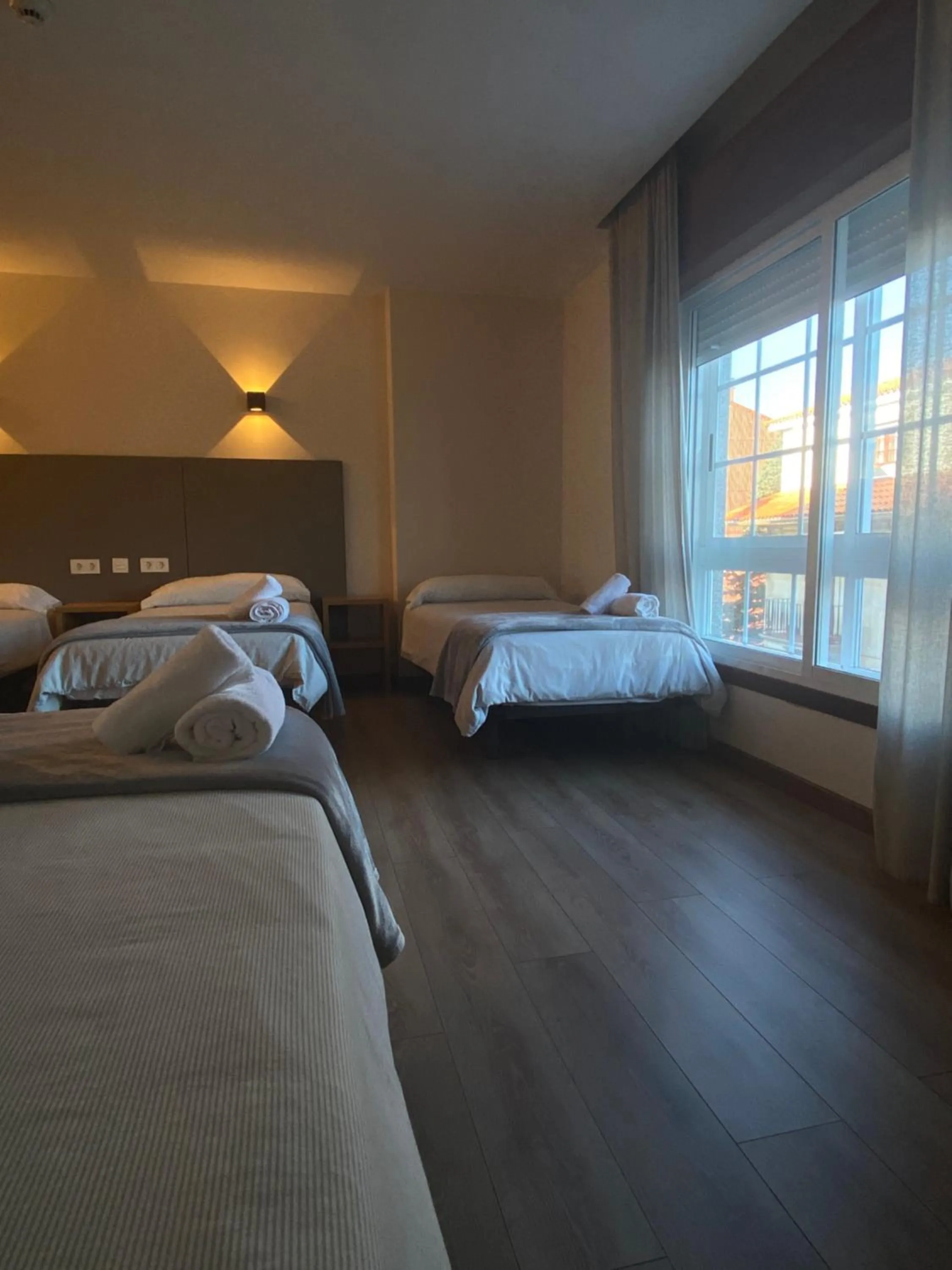 Photo of the whole room, Bed in Hotel Restaurante Isape GBC