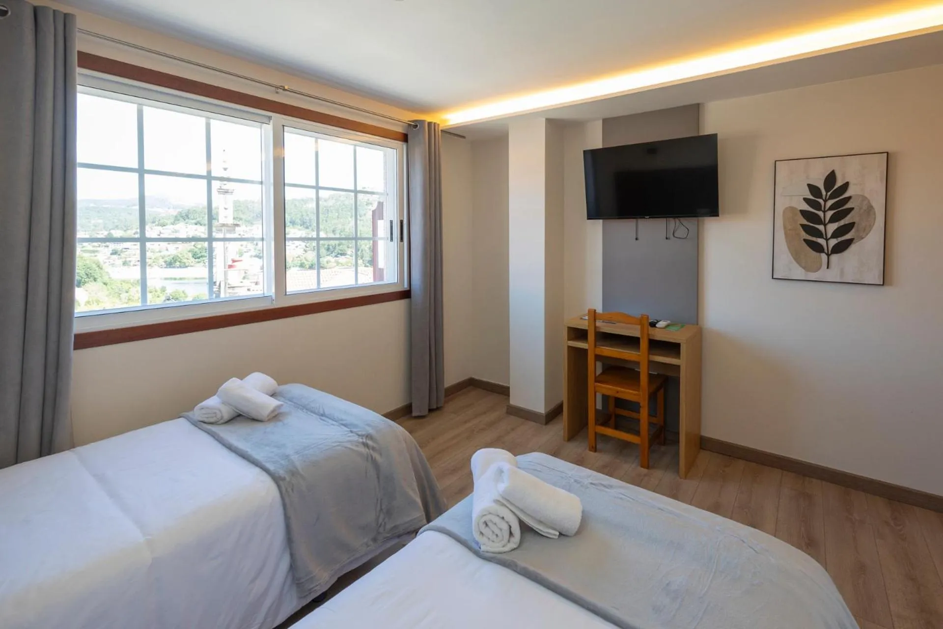 Photo of the whole room, Bed in Hotel Restaurante Isape GBC