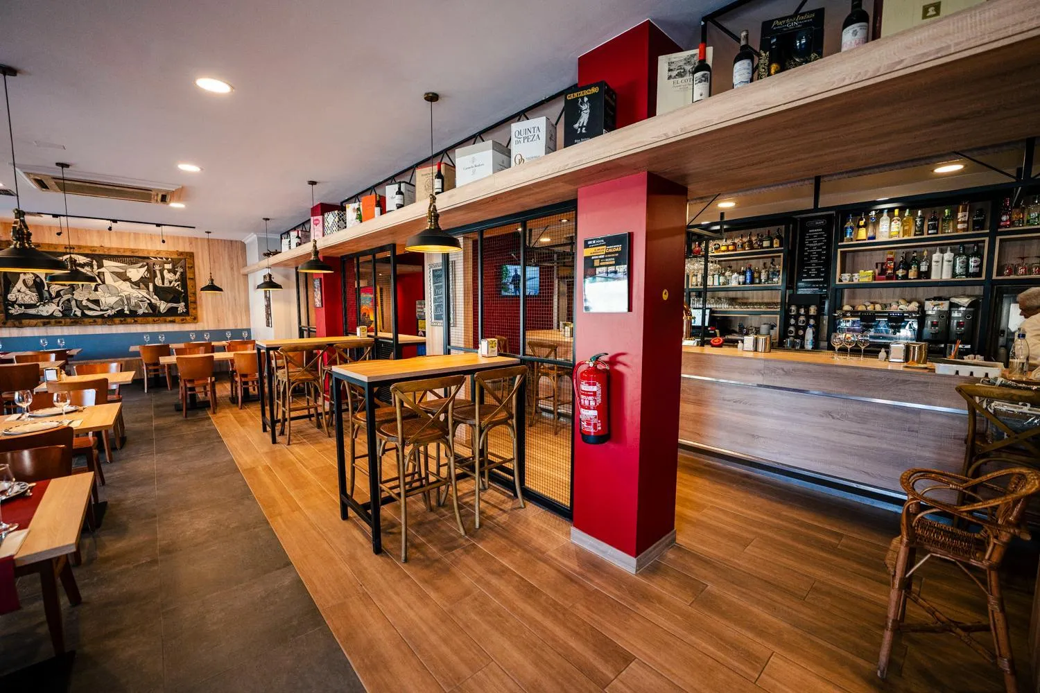 Restaurant/places to eat in Hotel Restaurante Isape GBC