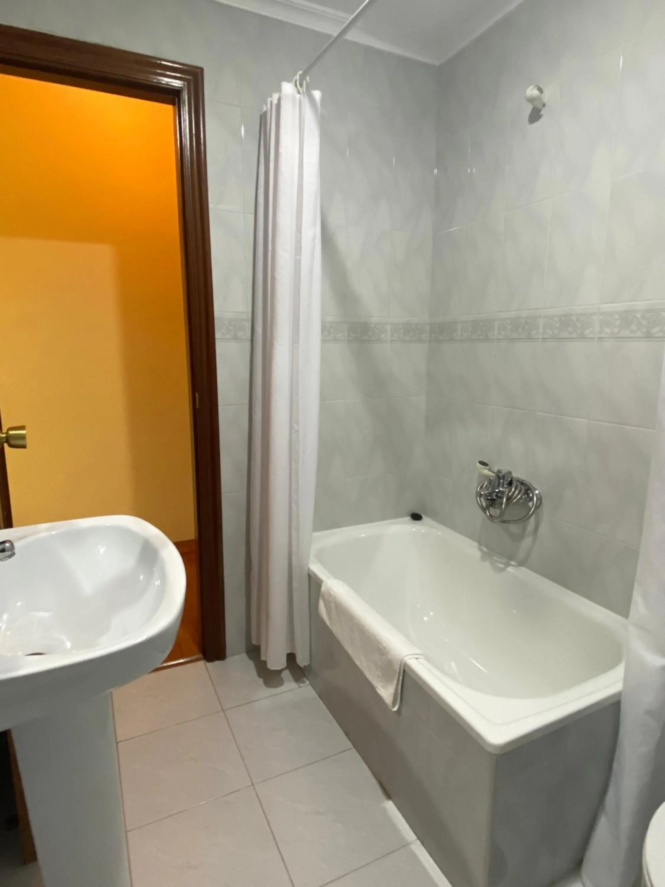 Bathroom in Hotel Restaurante Isape GBC