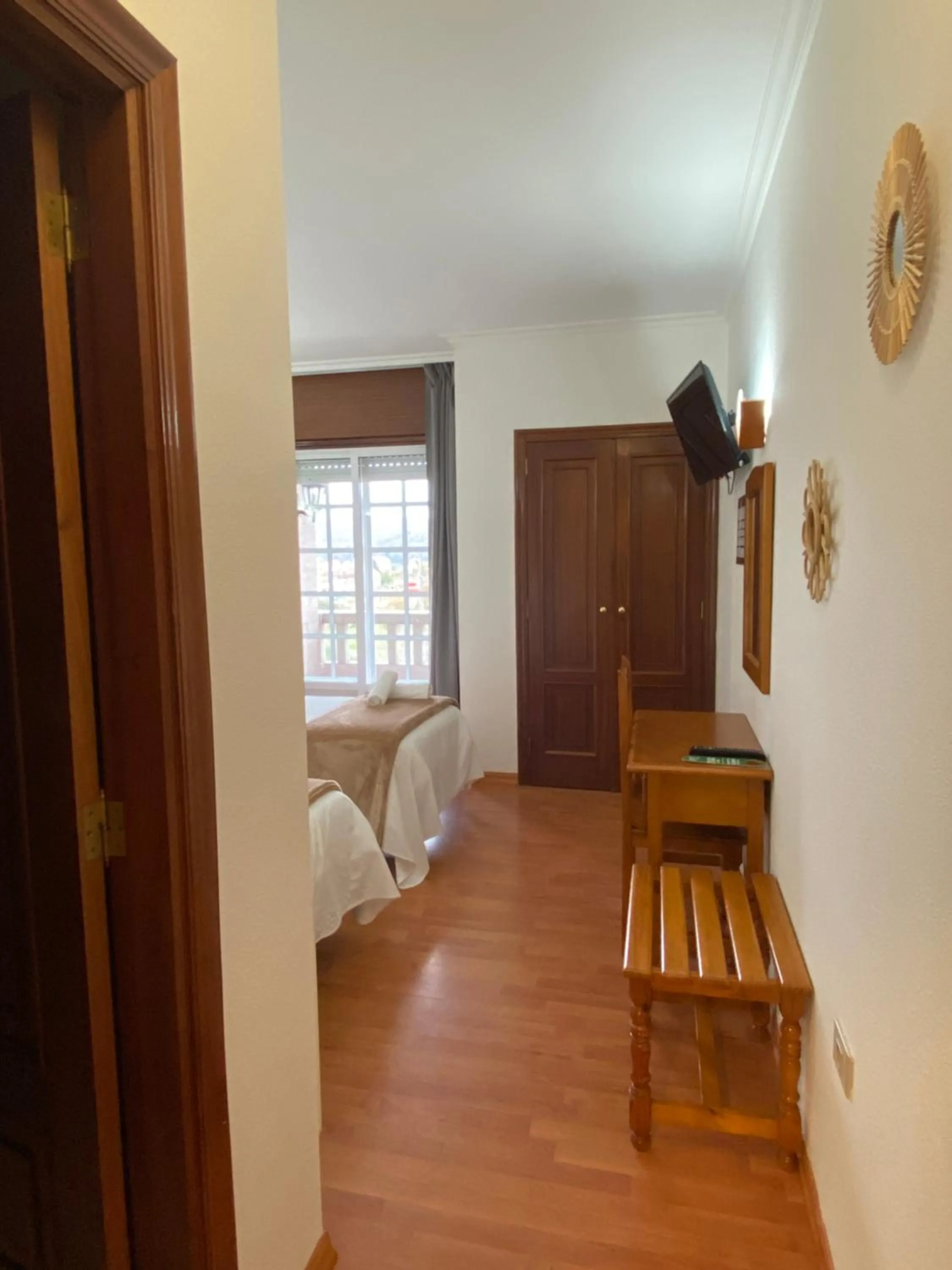 Photo of the whole room in Hotel Restaurante Isape GBC