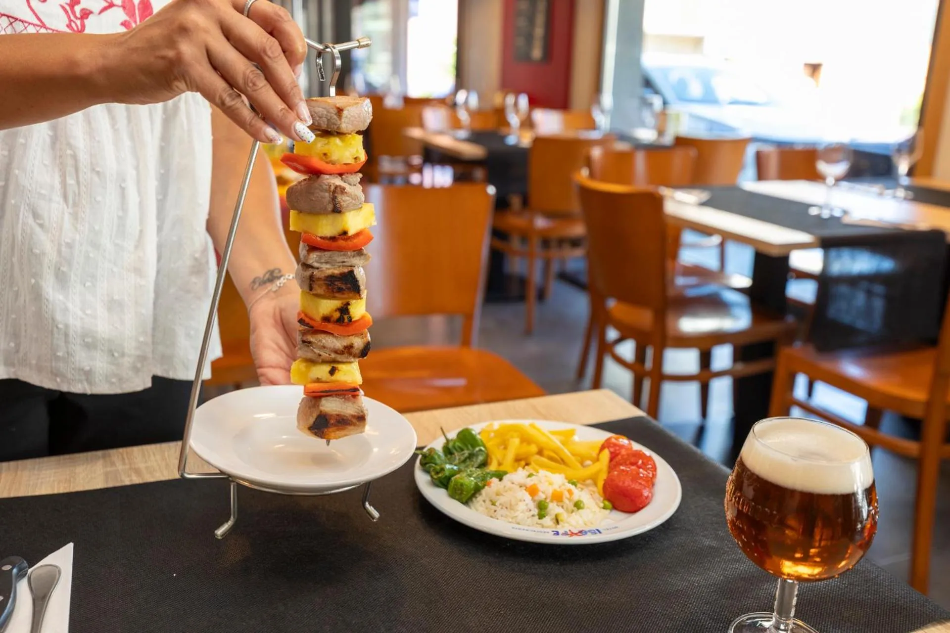 Restaurant/places to eat in Hotel Restaurante Isape GBC