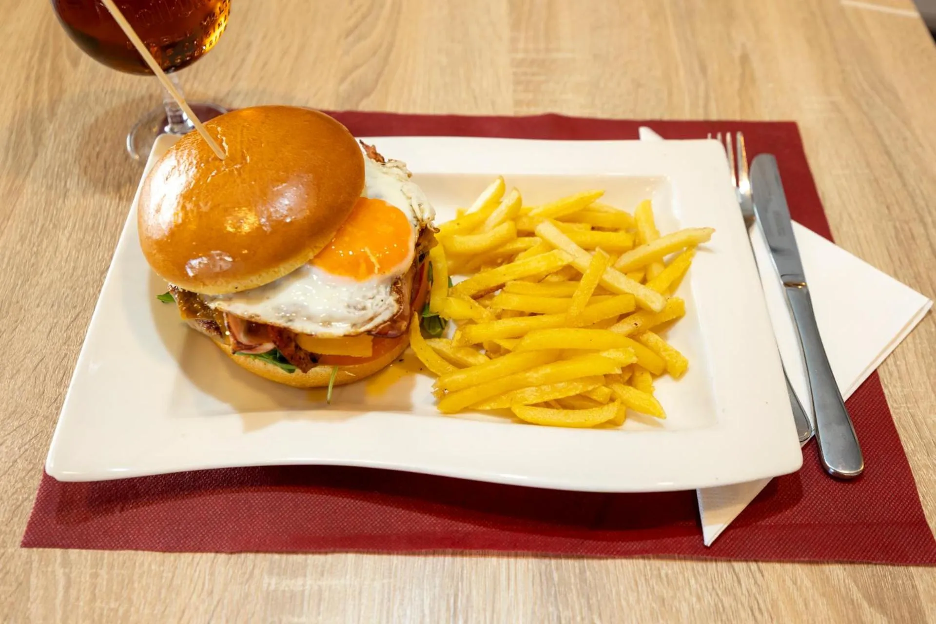 Restaurant/places to eat in Hotel Restaurante Isape GBC