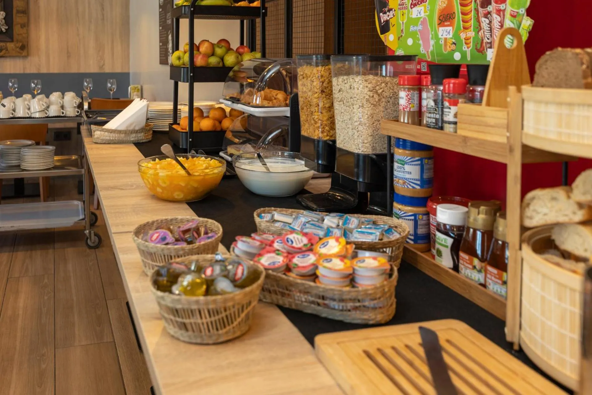 Restaurant/places to eat in Hotel Restaurante Isape GBC