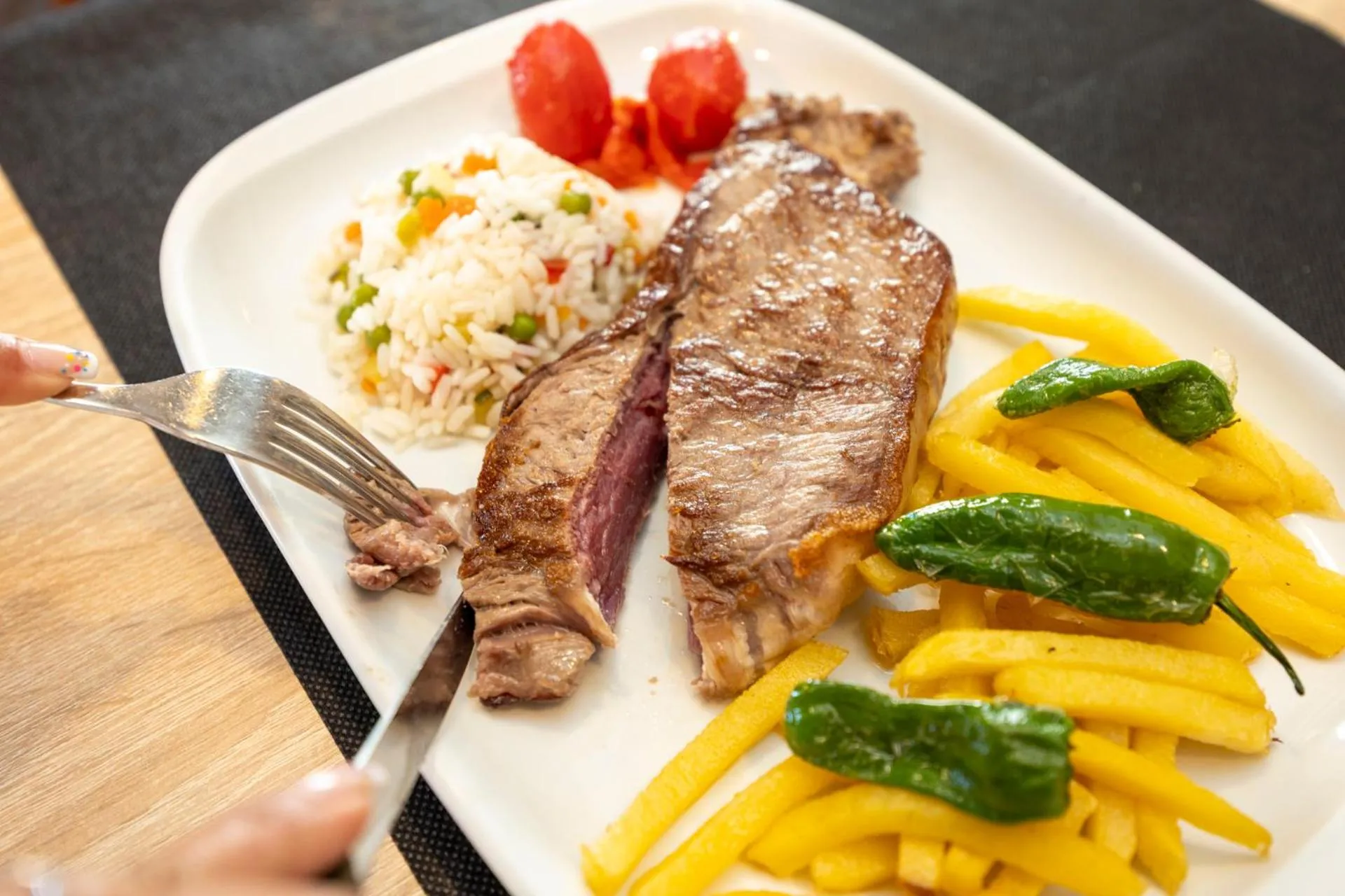 Restaurant/places to eat in Hotel Restaurante Isape GBC