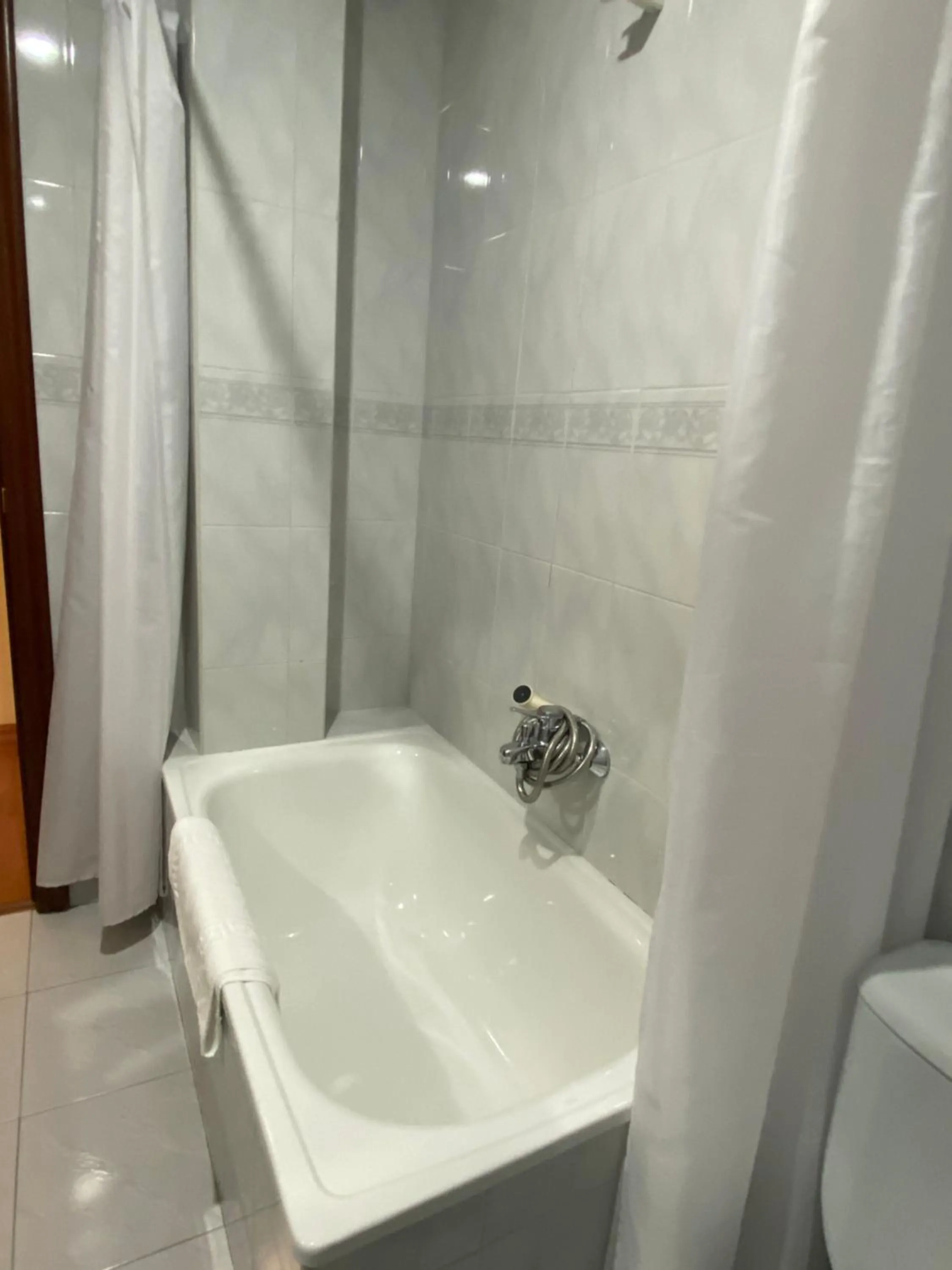 Bath in Hotel Restaurante Isape GBC