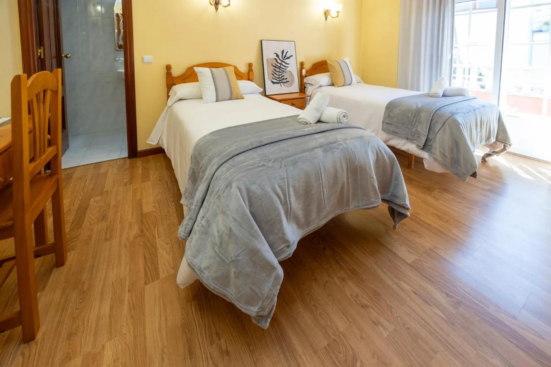 Photo of the whole room, Bed in Hotel Restaurante Isape GBC