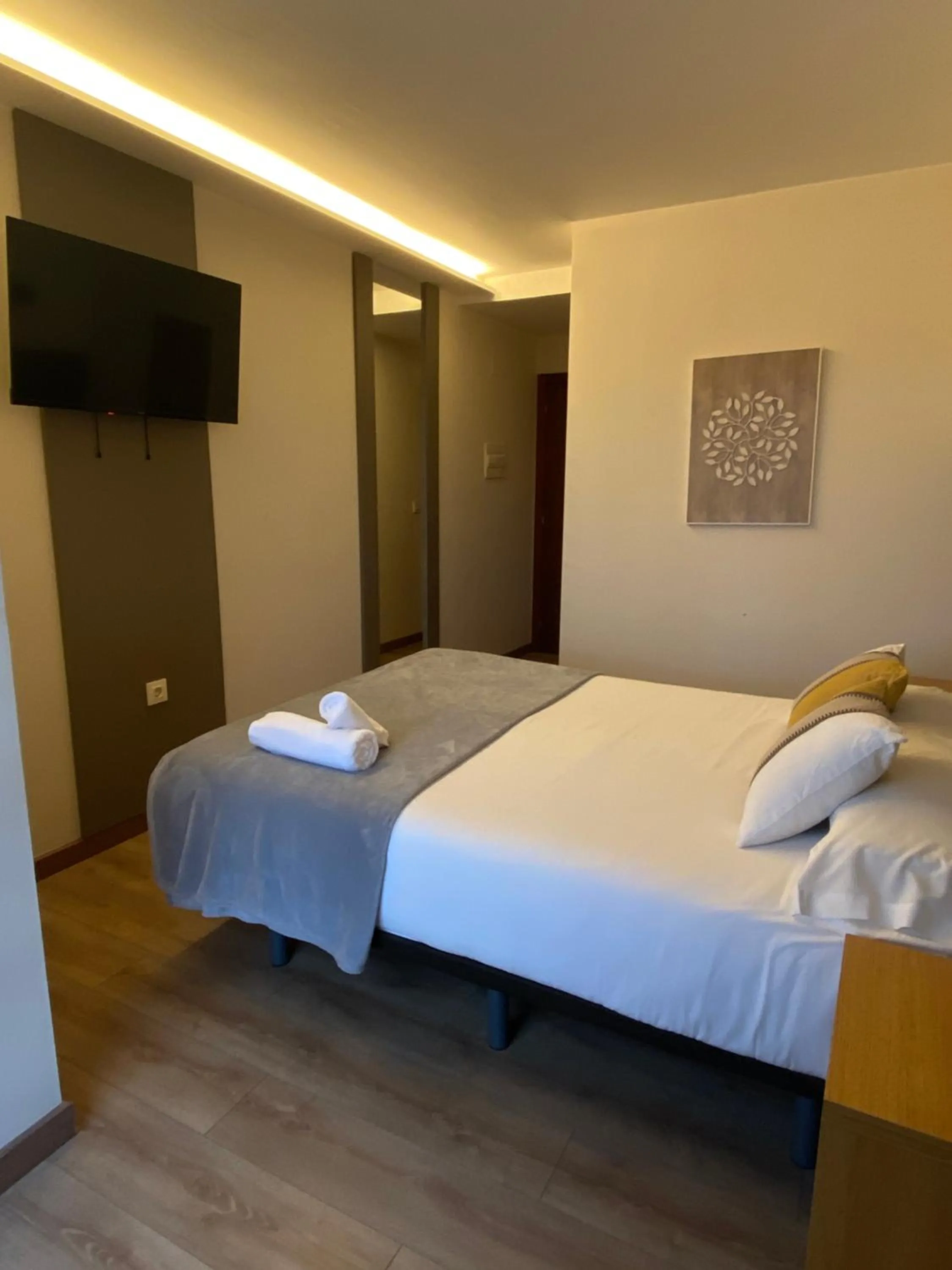 Photo of the whole room, Bed in Hotel Restaurante Isape GBC