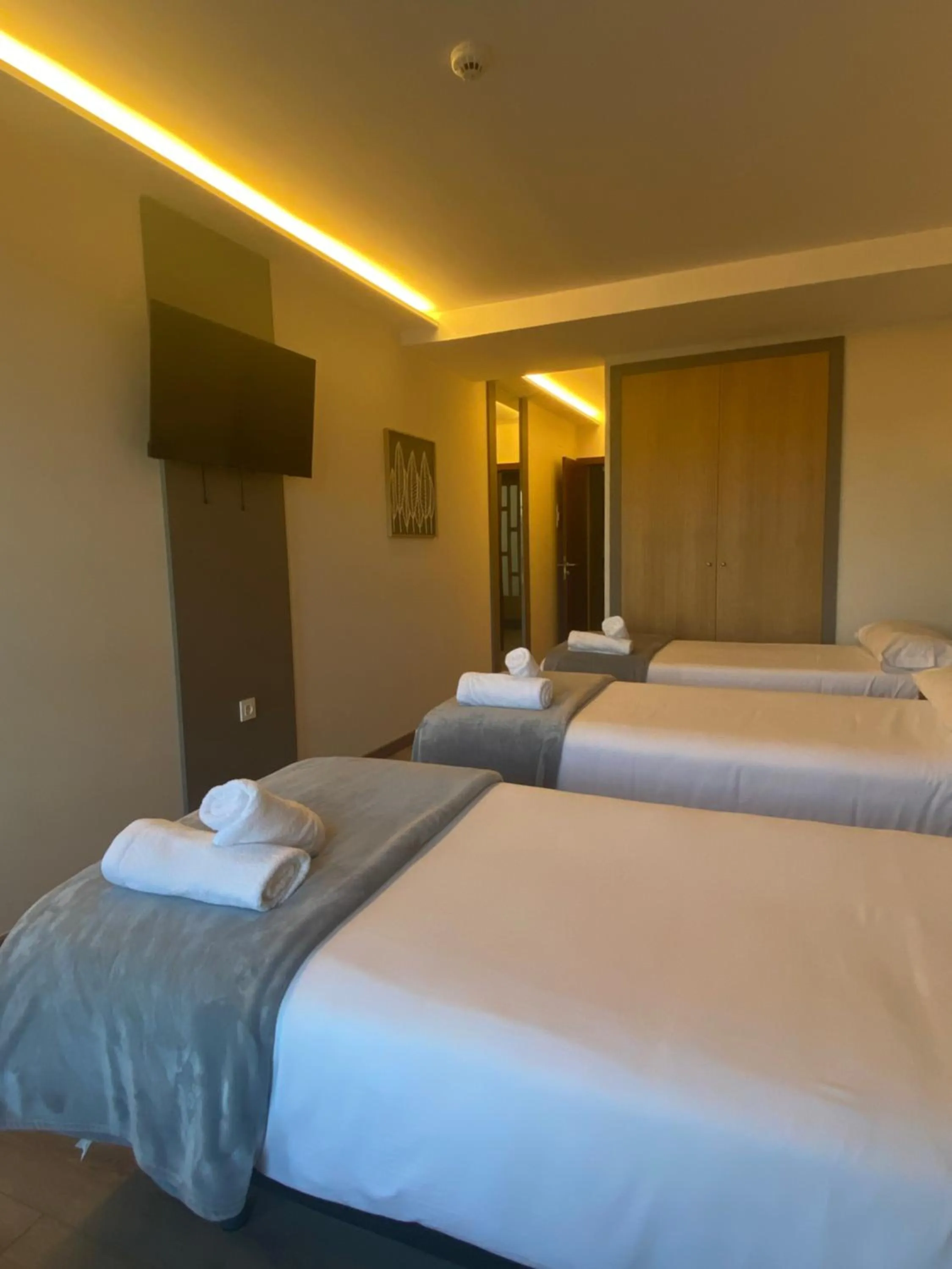 Photo of the whole room, Bed in Hotel Restaurante Isape GBC