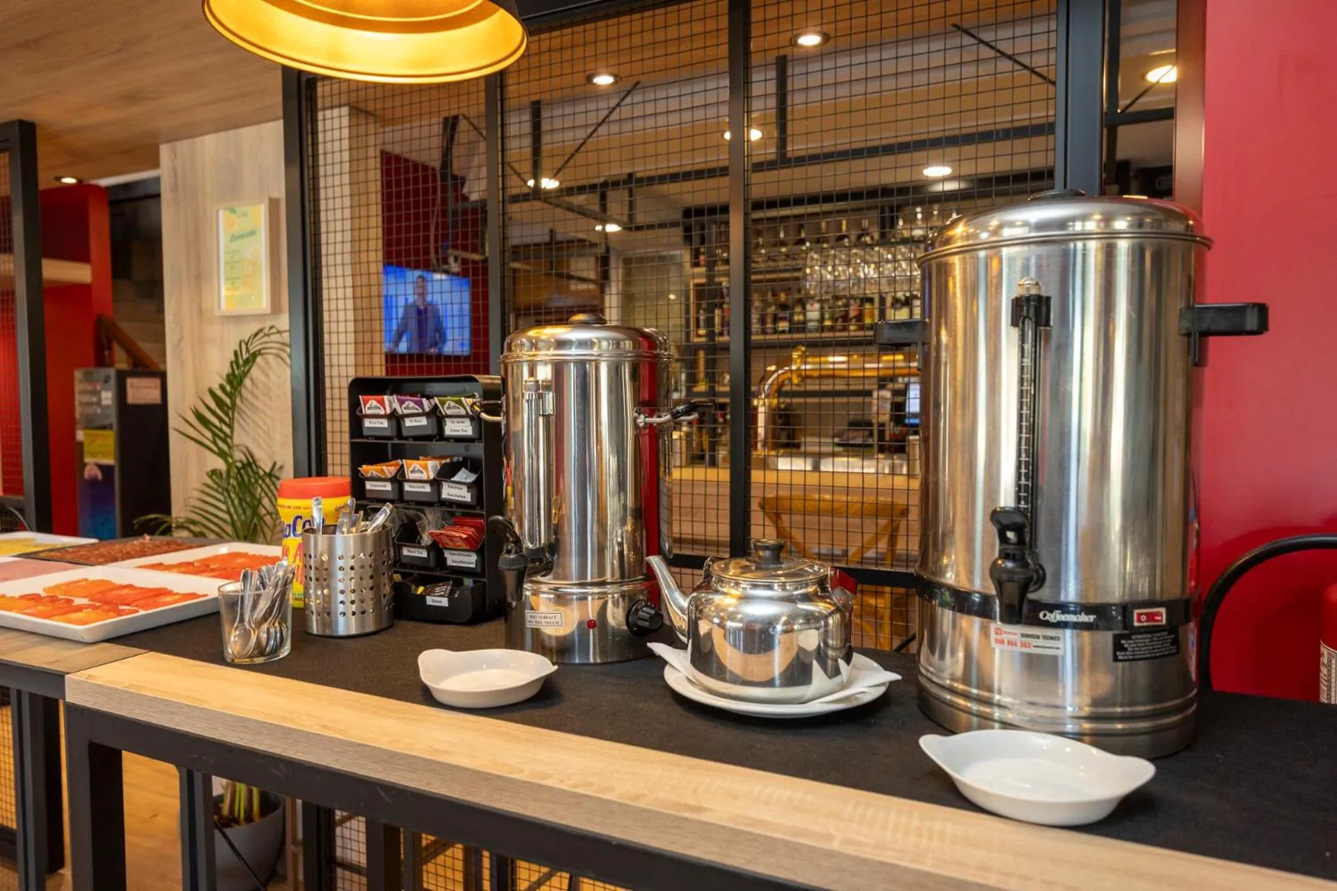 Restaurant/places to eat in Hotel Restaurante Isape GBC